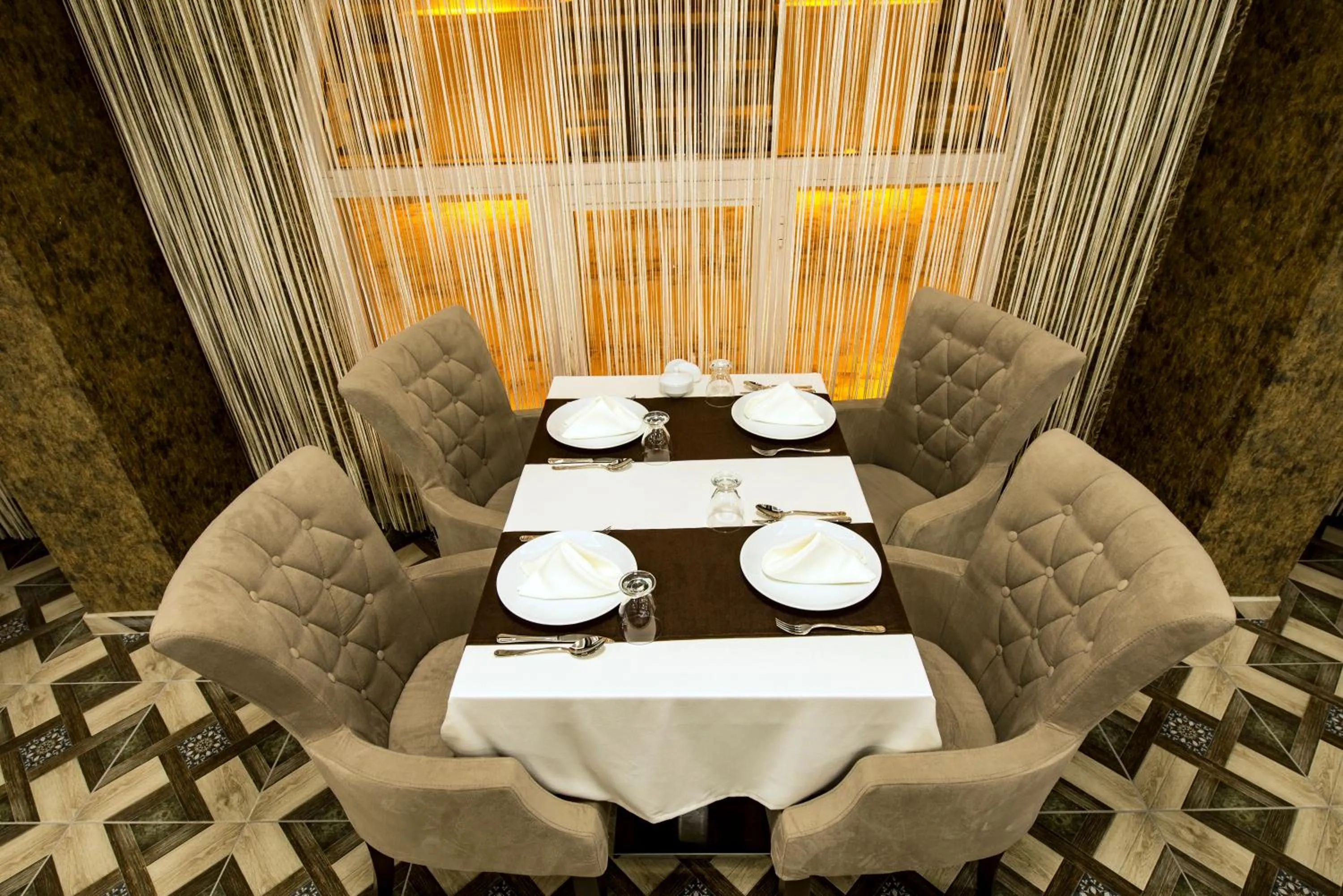 Food and drinks in Kars-i Si̇ri̇n Otel