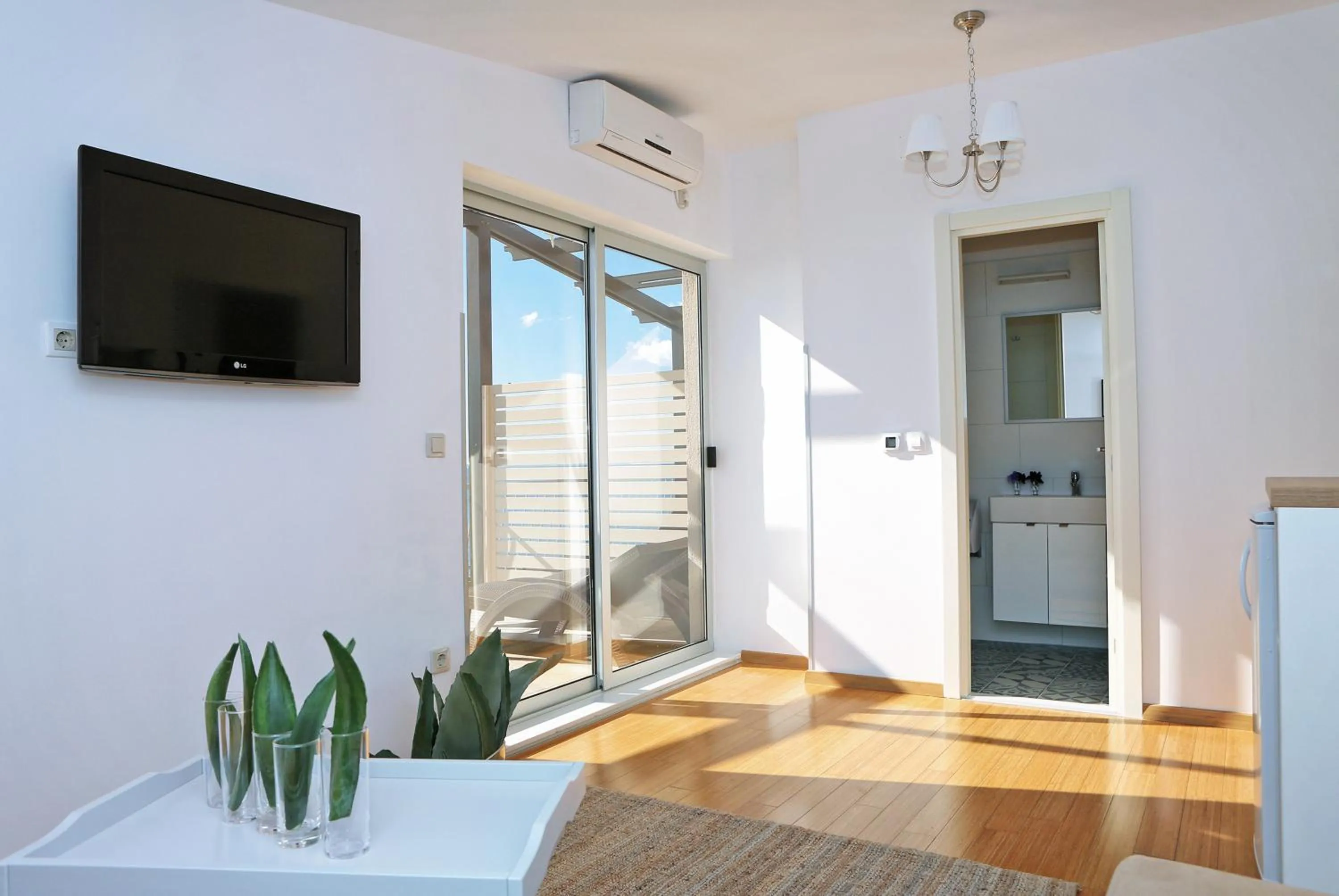 TV and multimedia in Hotel Delfin