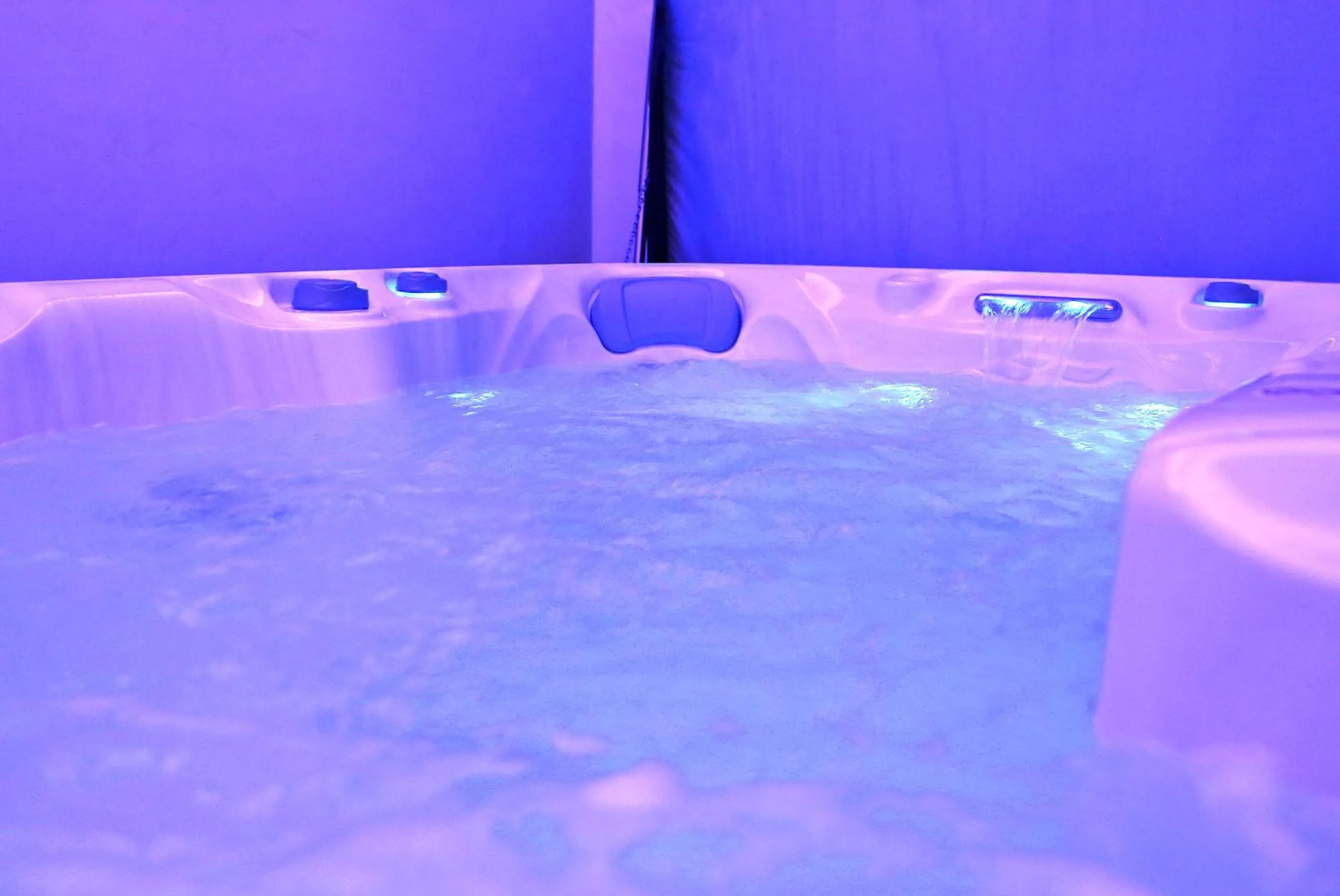 Hot Tub in Hotel Delfin