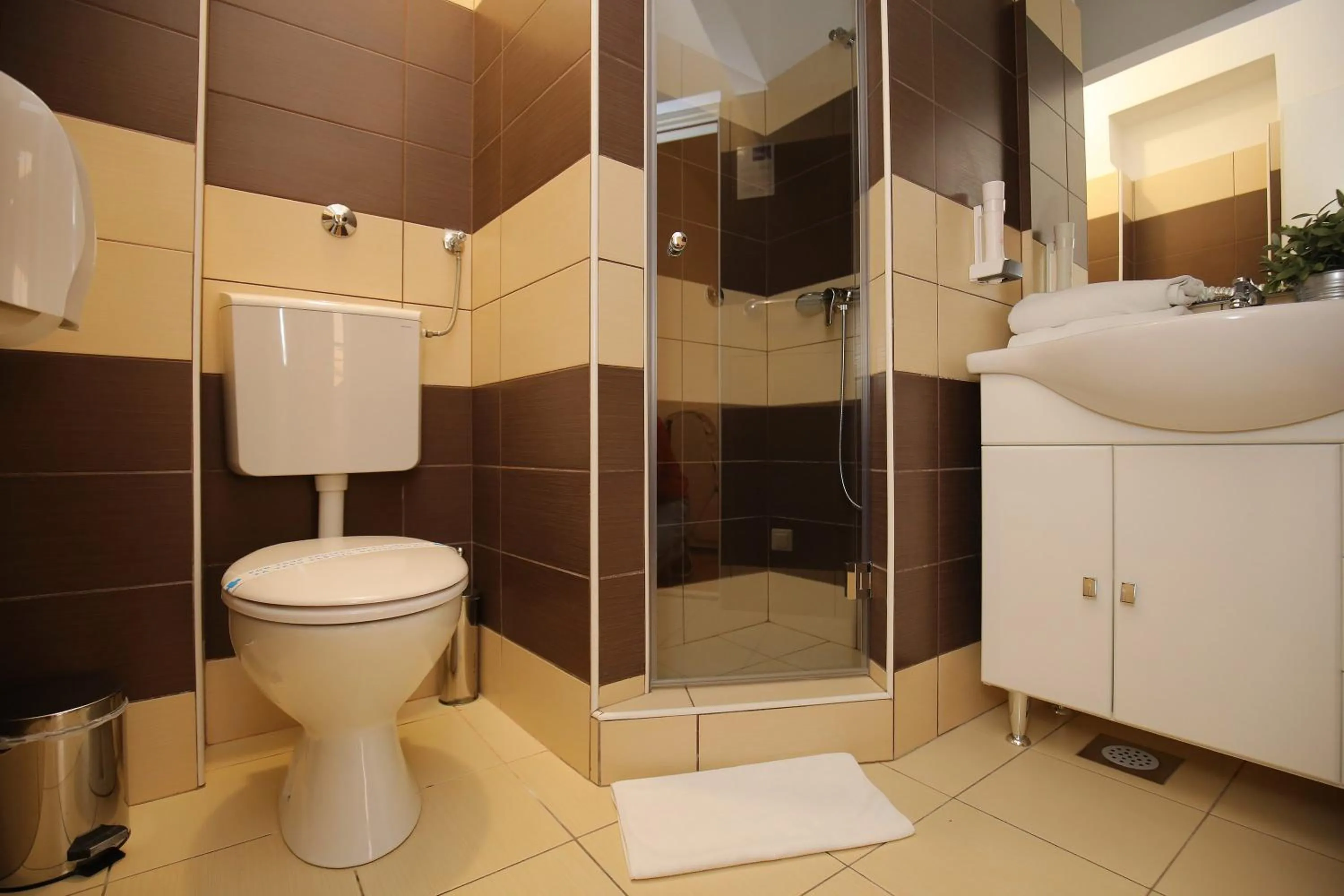 Bathroom in Hotel Delfin