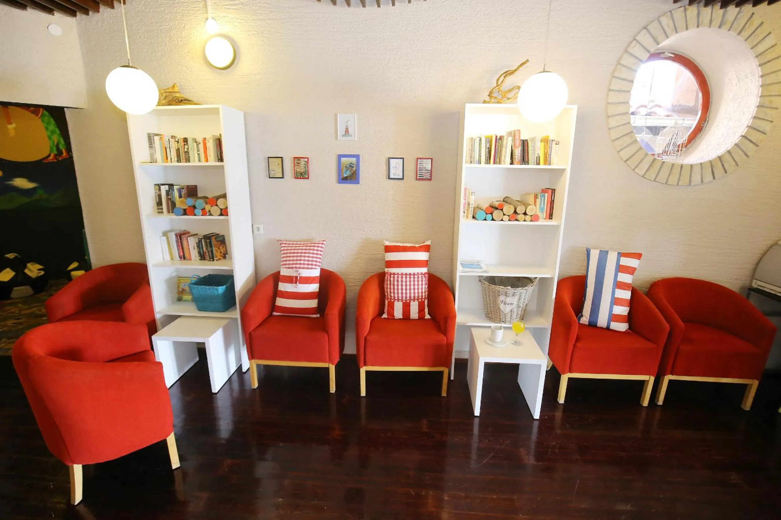 Library in Hotel Delfin
