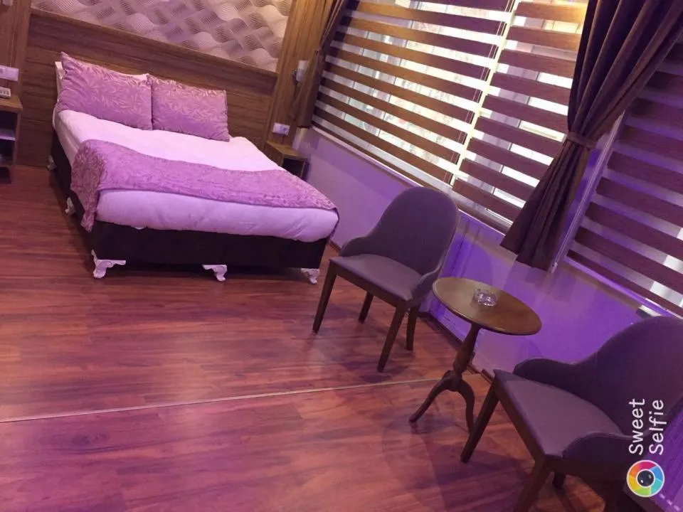 Bedroom in Göznur Otel