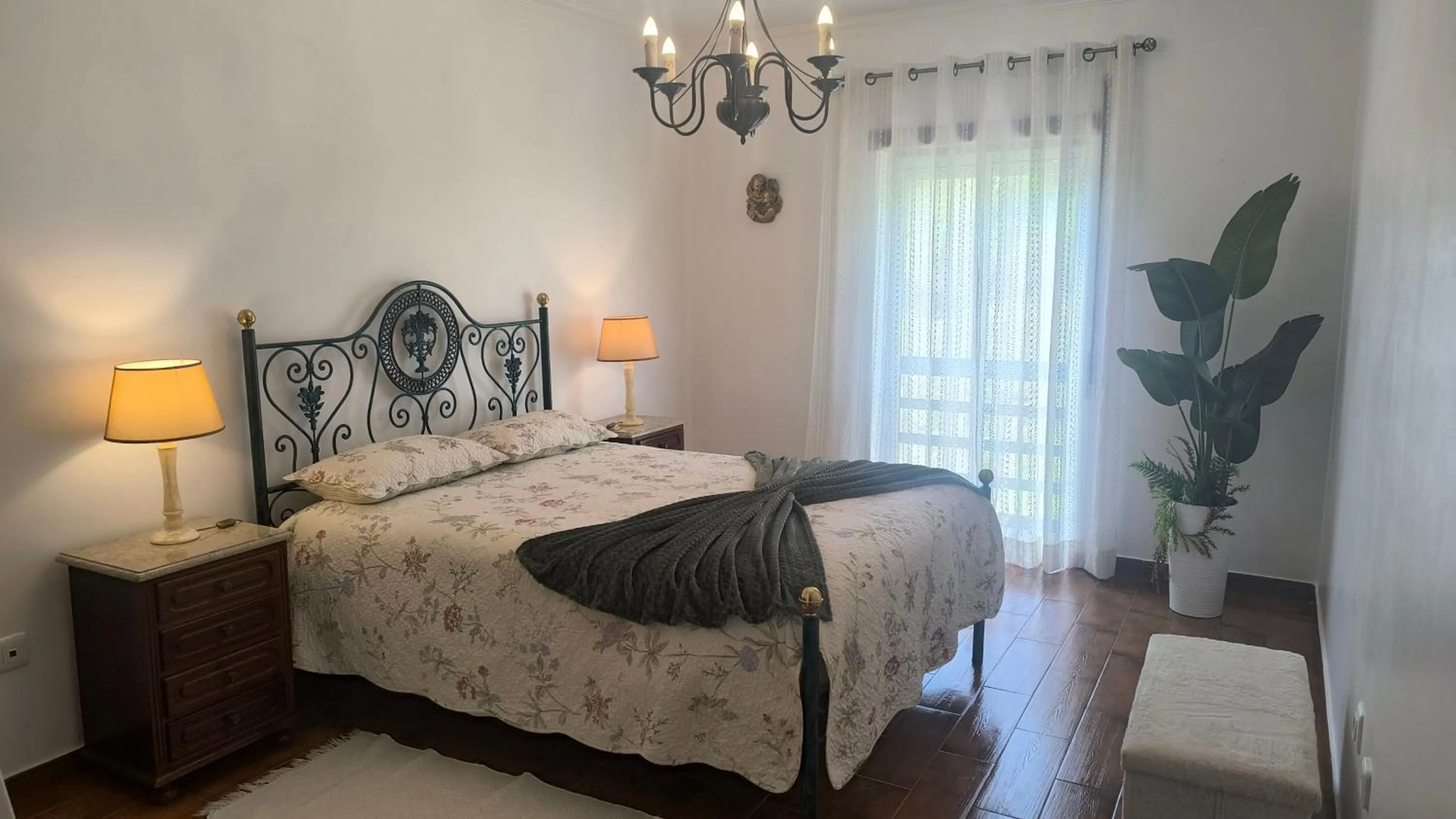 Elegant Sea View Apartment