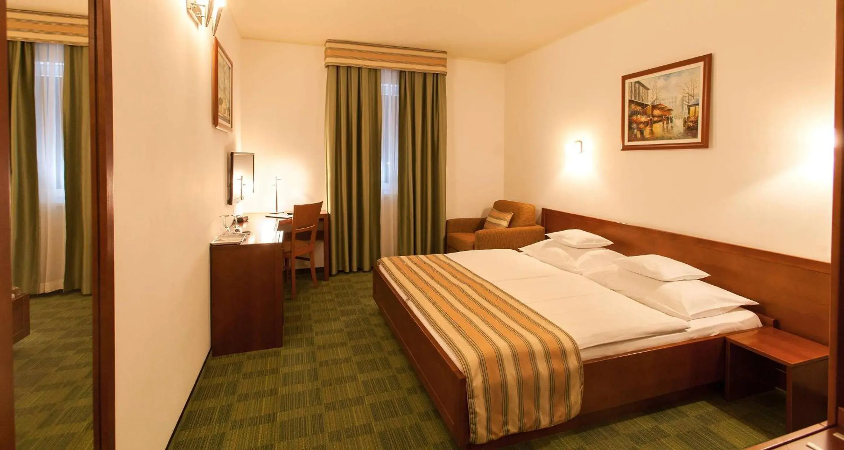 Comfort King Room in Best Western Airport Hotel Stella Comfort King Room in Best Western Airport Hotel Stella