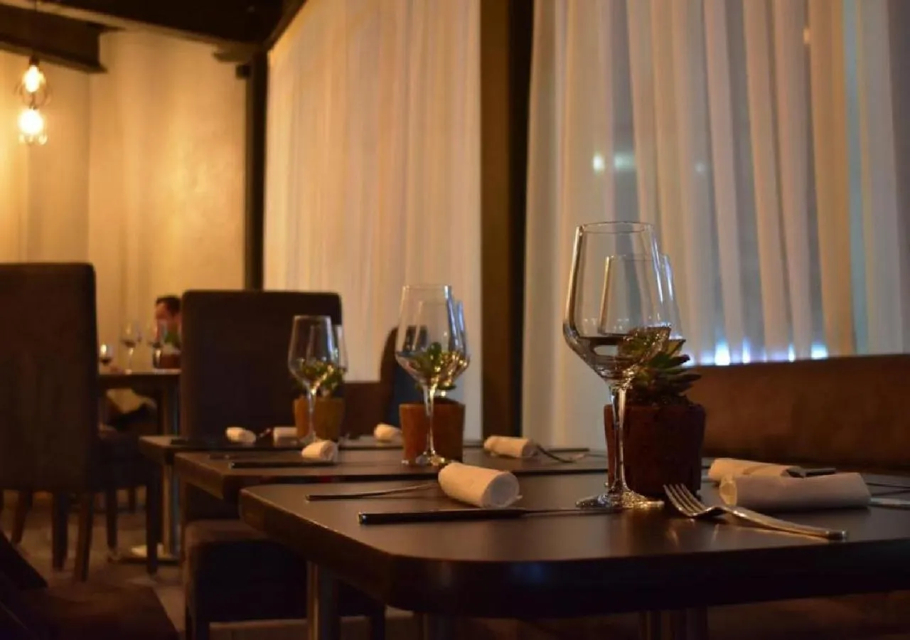 Restaurant/places to eat in ESDUMA HK HOTEL Pachuca