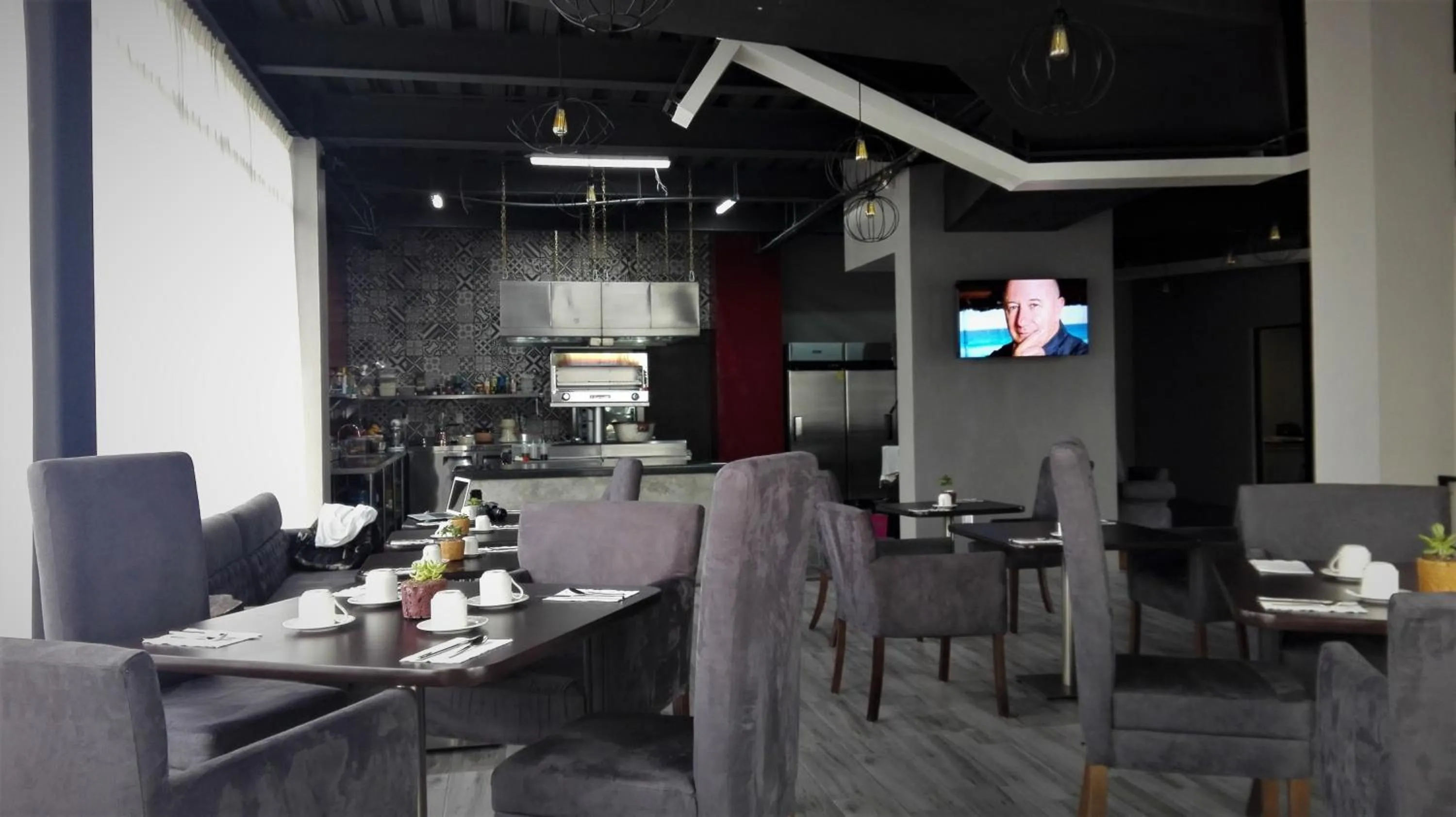 Restaurant/places to eat in ESDUMA HK HOTEL Pachuca