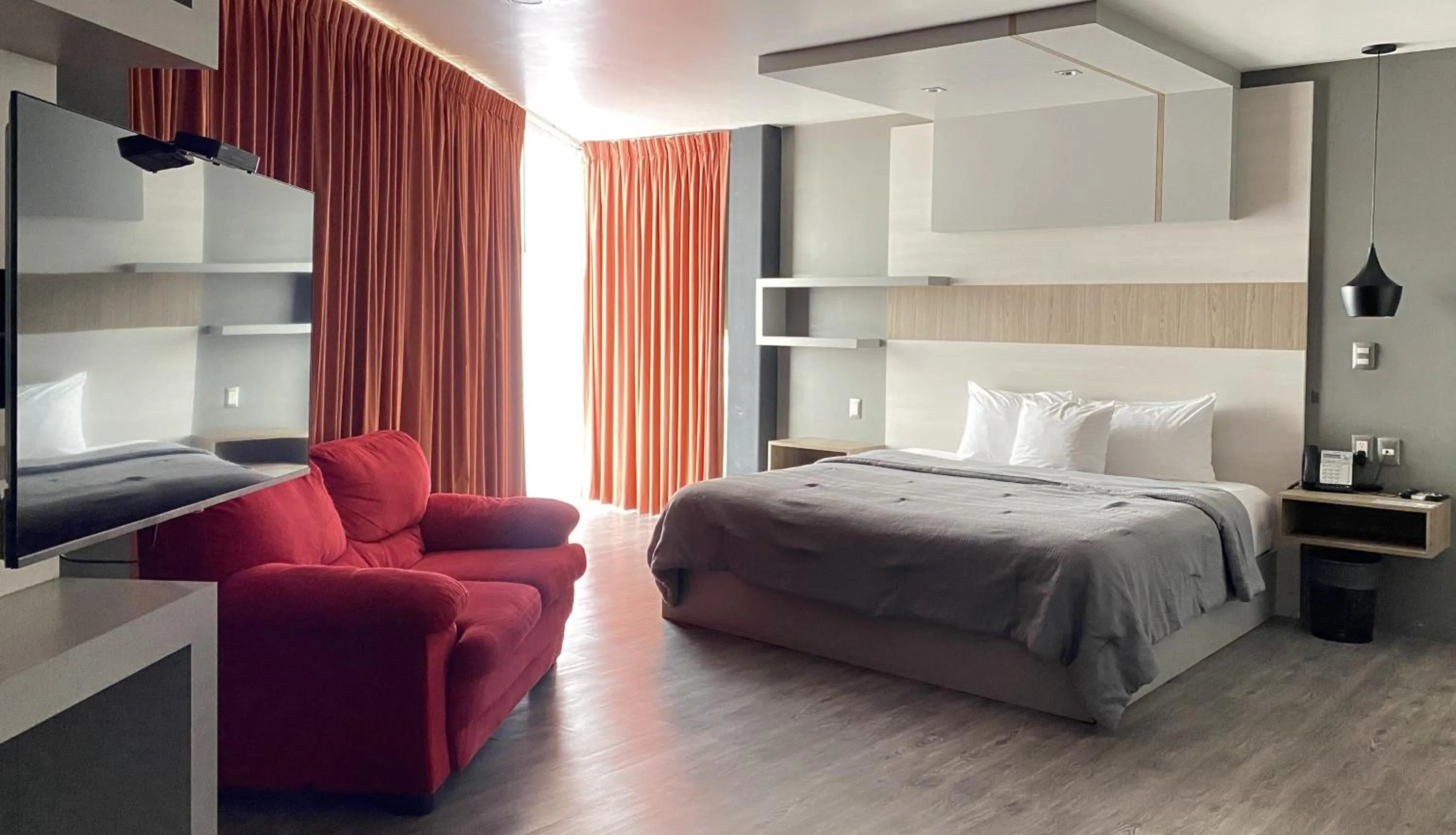 Photo of the whole room, Bed in ESDUMA HK HOTEL Pachuca