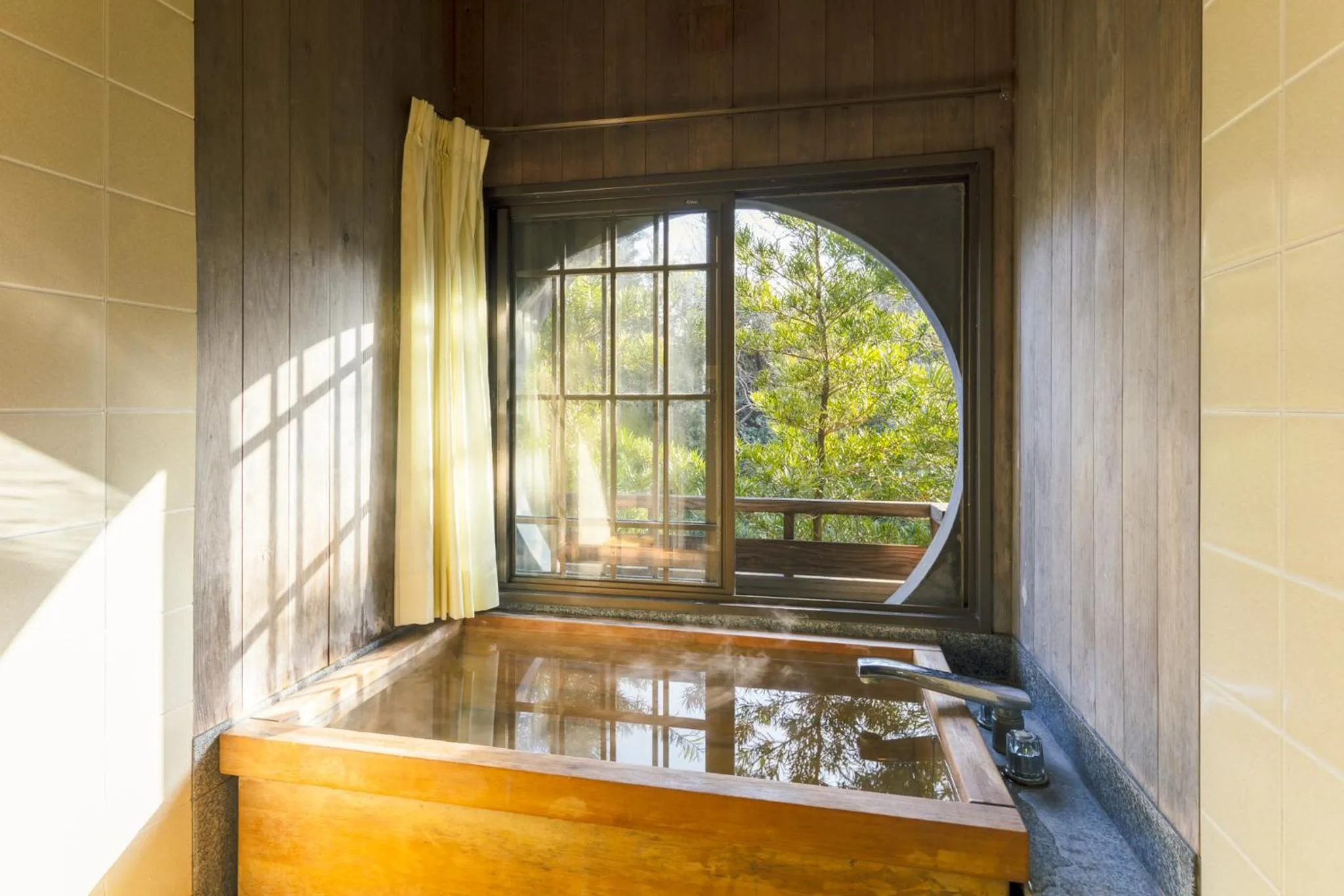 Bathroom in Futsukaichi Hot Spring - Daimaru Besso