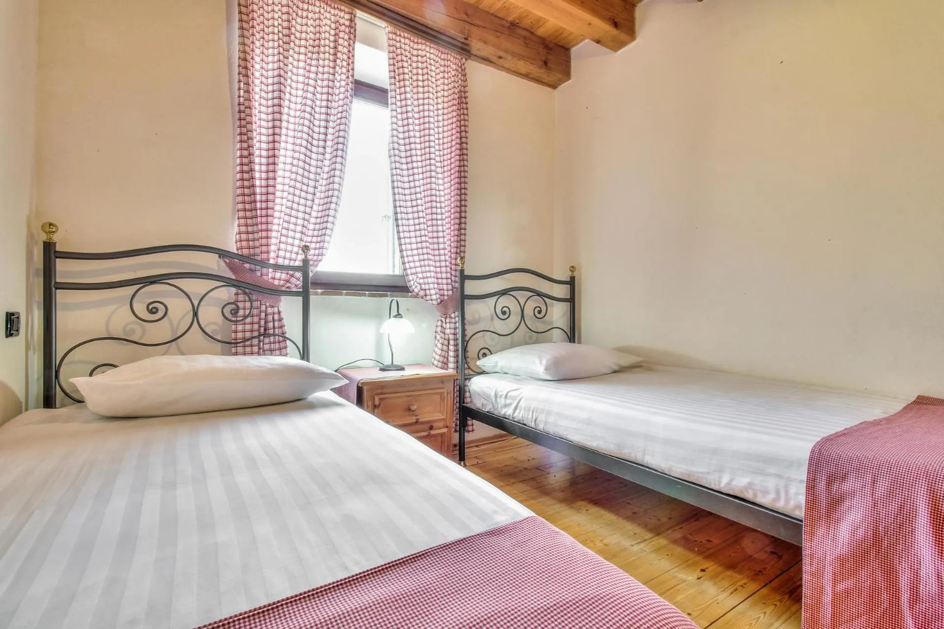 Bedroom, Bed in Casa Romantica La Parenzana