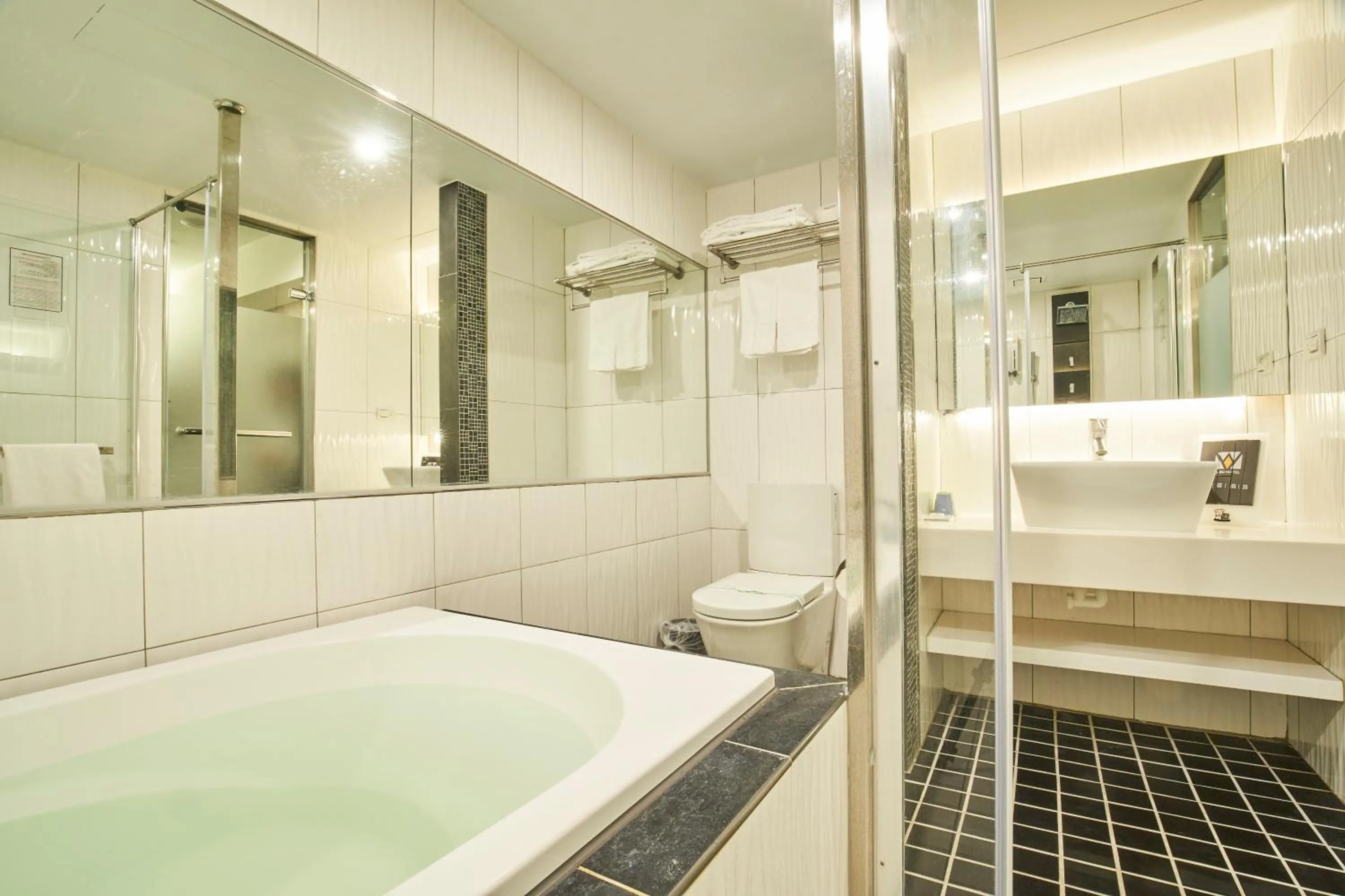 Bathroom in Fairytale Yi Su Hotspring Hotel