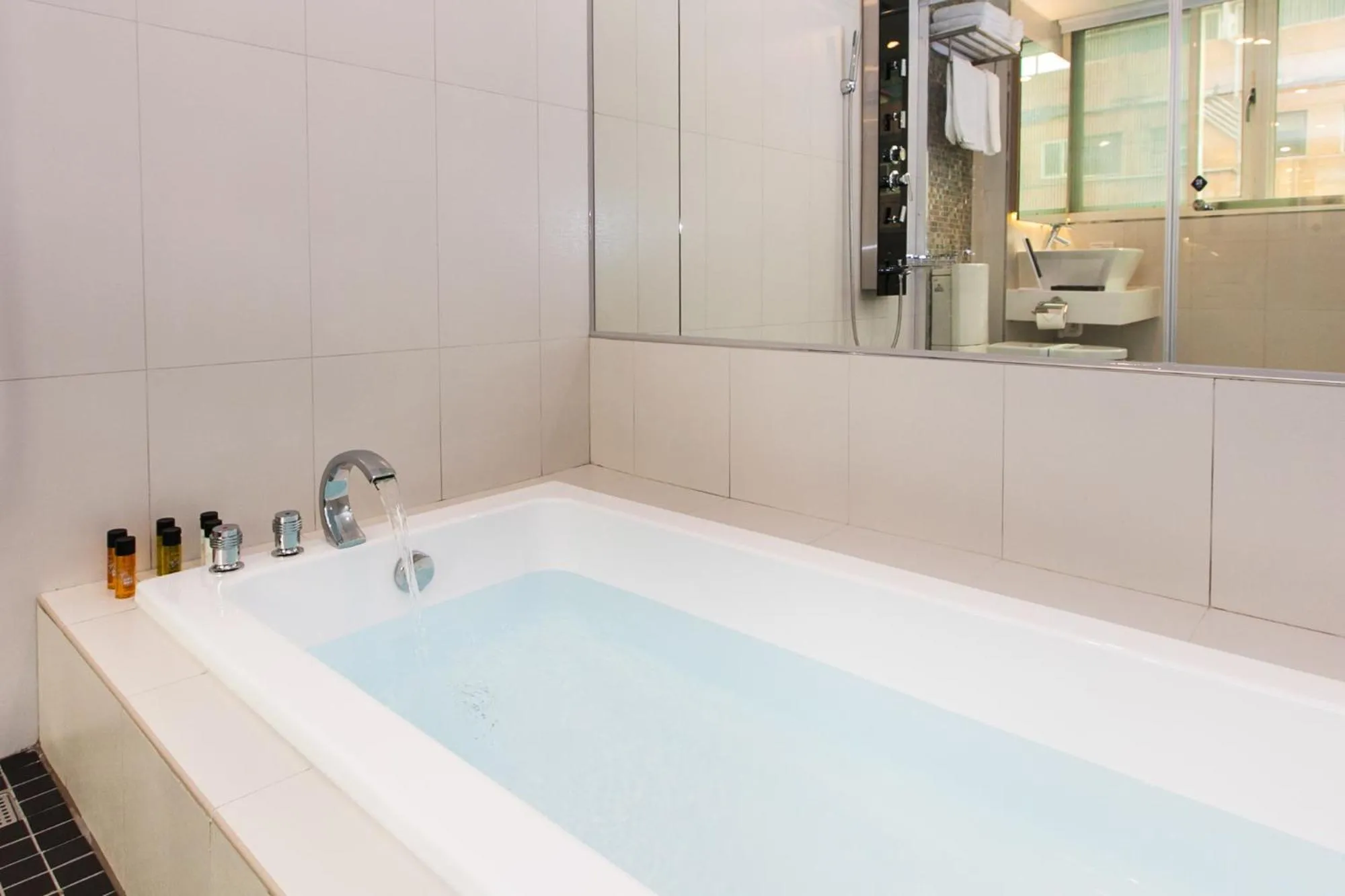 Hot Spring Bath in Fairytale Yi Su Hotspring Hotel