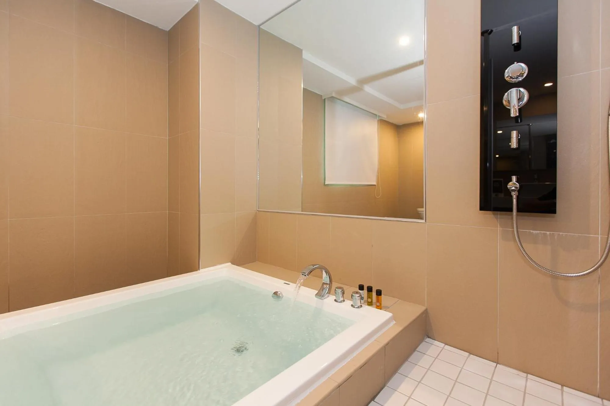 Bathroom in Fairytale Yi Su Hotspring Hotel