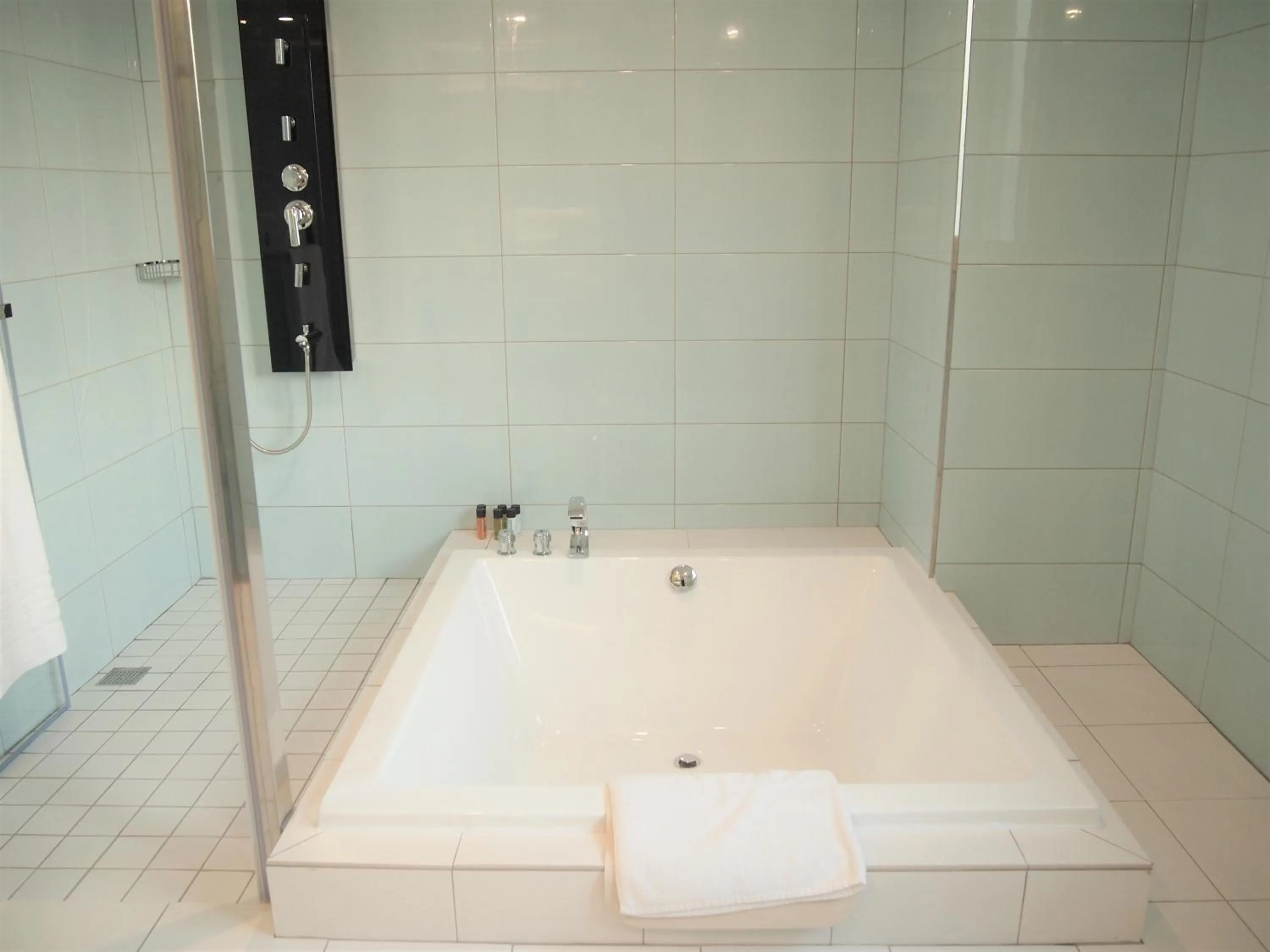 Shower in Fairytale Yi Su Hotspring Hotel