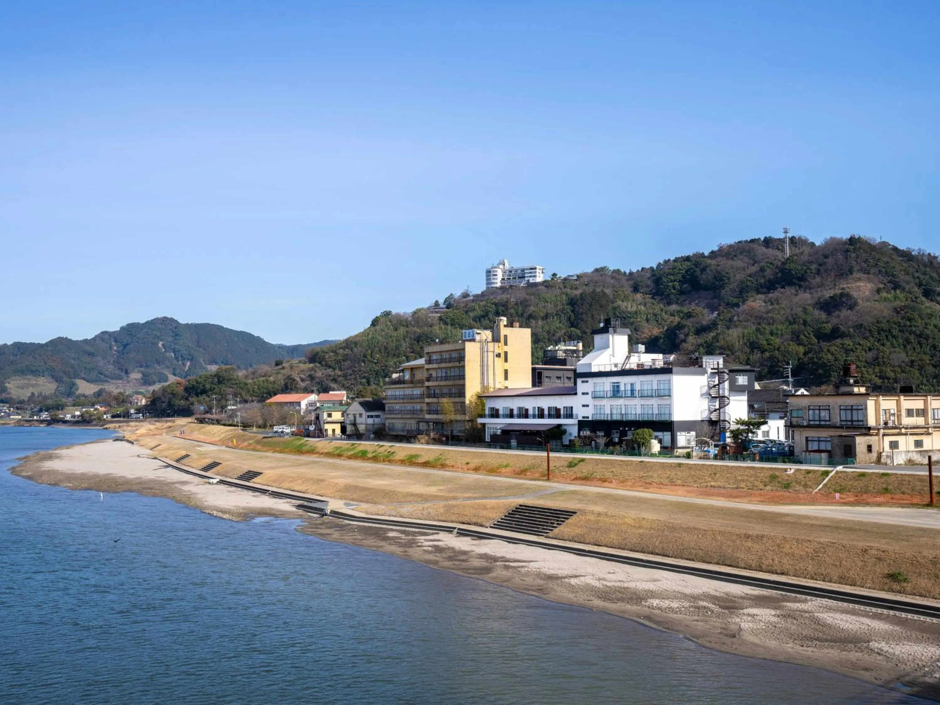 Property building in Enmeikan