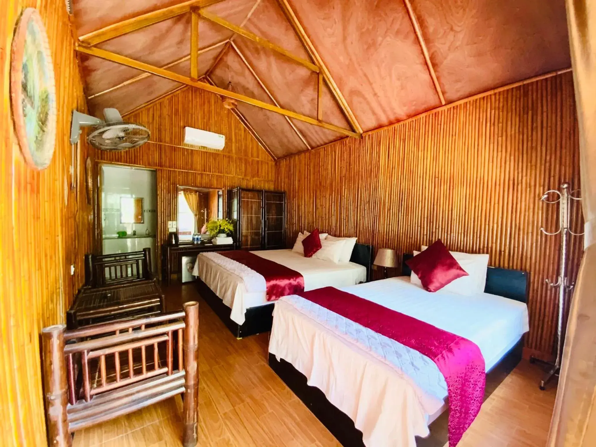 Bungalow Triple with River View in Tam Coc Bungalow Bungalow Triple with River View in Tam Coc Bungalow