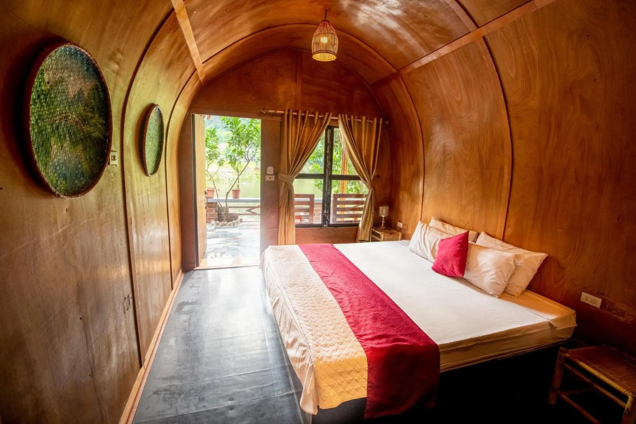 Photo of the whole room, Bed in Tam Coc Bungalow
