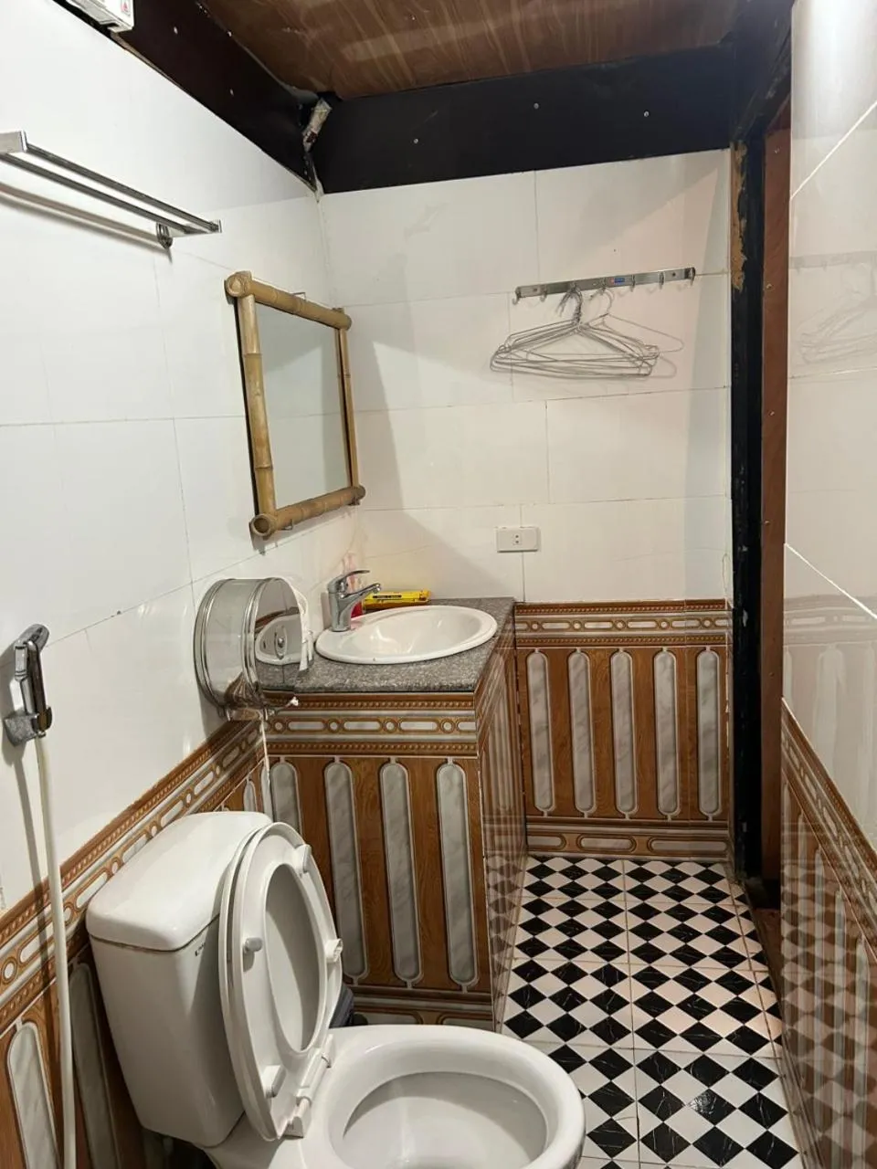 Toilet in Tam Coc Bungalow