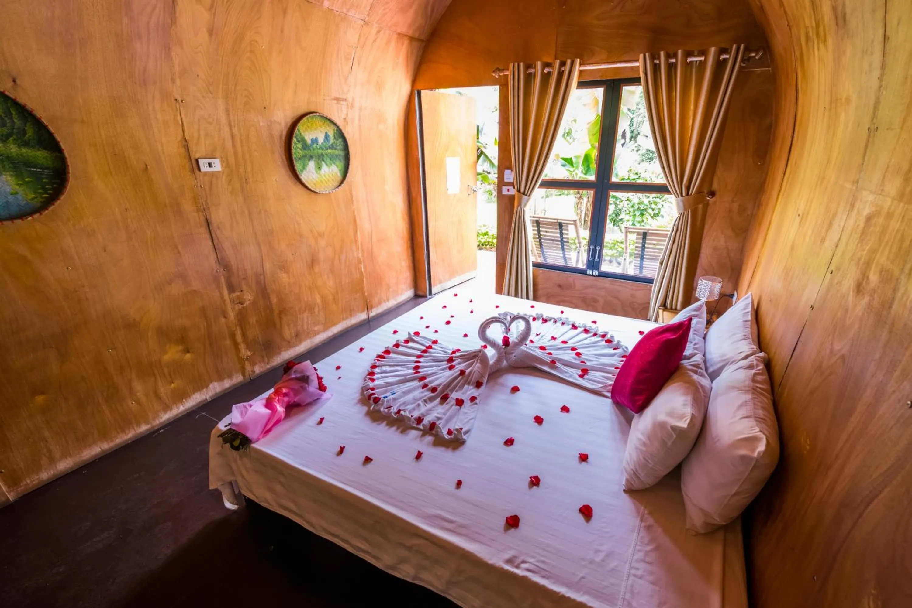 Bed in Tam Coc Bungalow