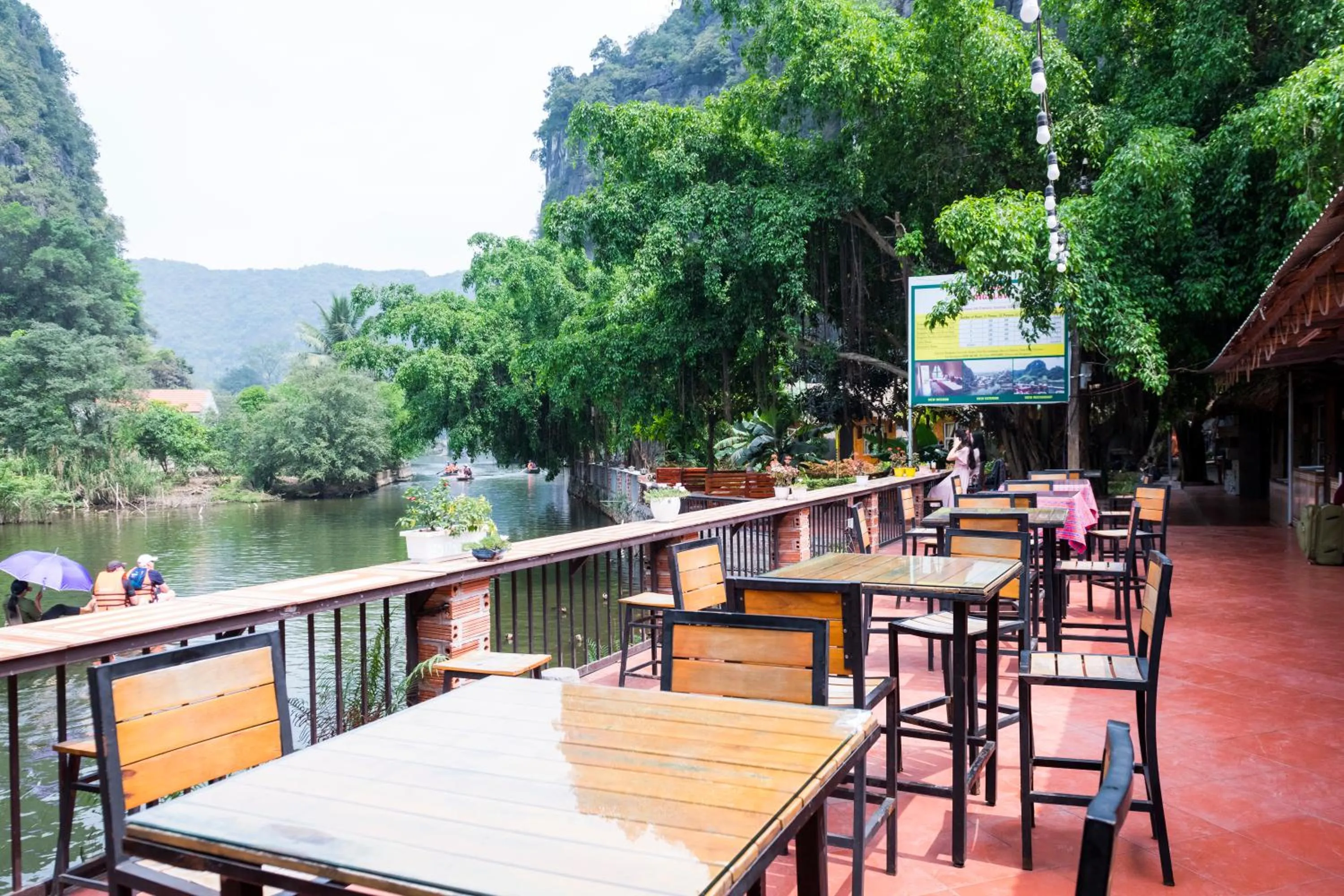 Restaurant/places to eat in Tam Coc Bungalow