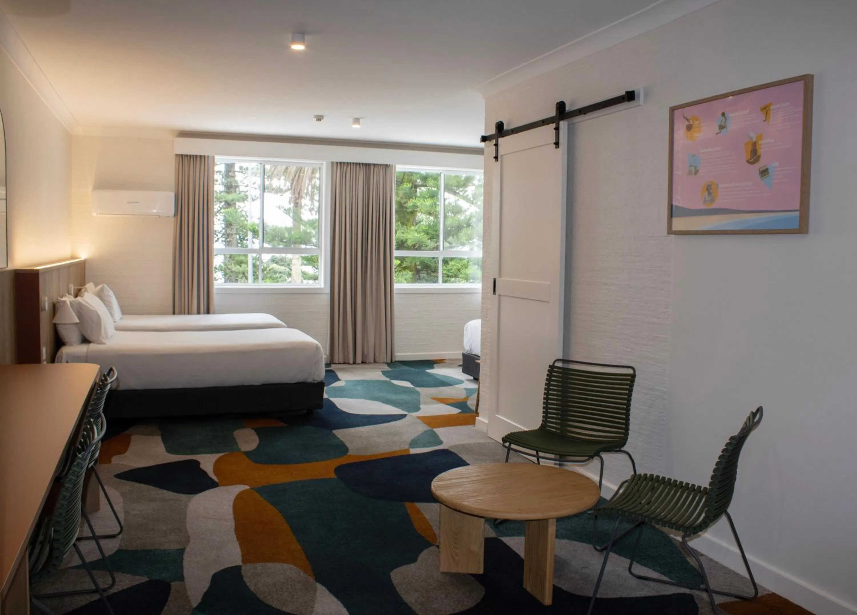 Bed in Seabreeze Beach Hotel