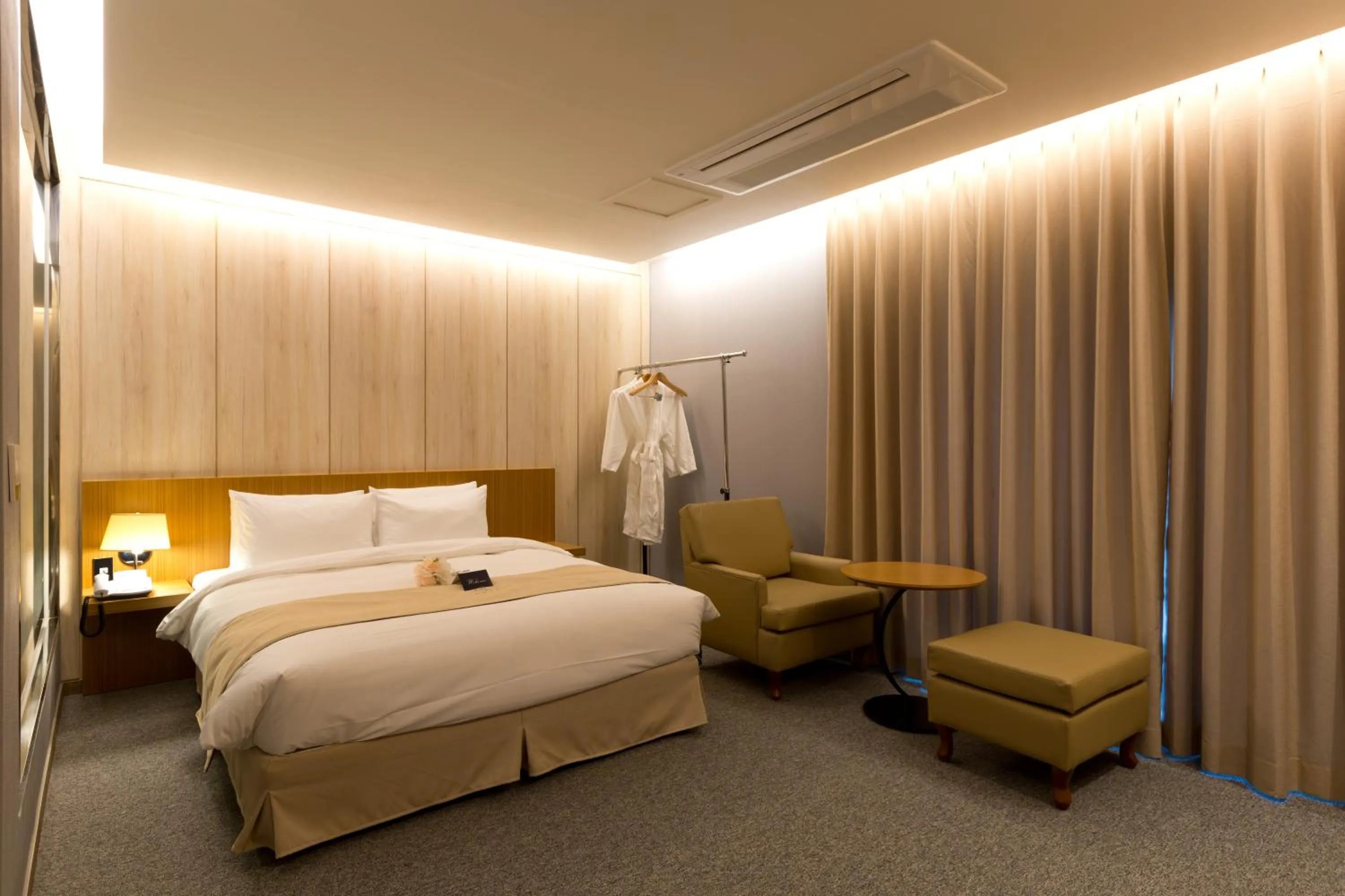 Bedroom, Bed in Incheon Stay Hotel