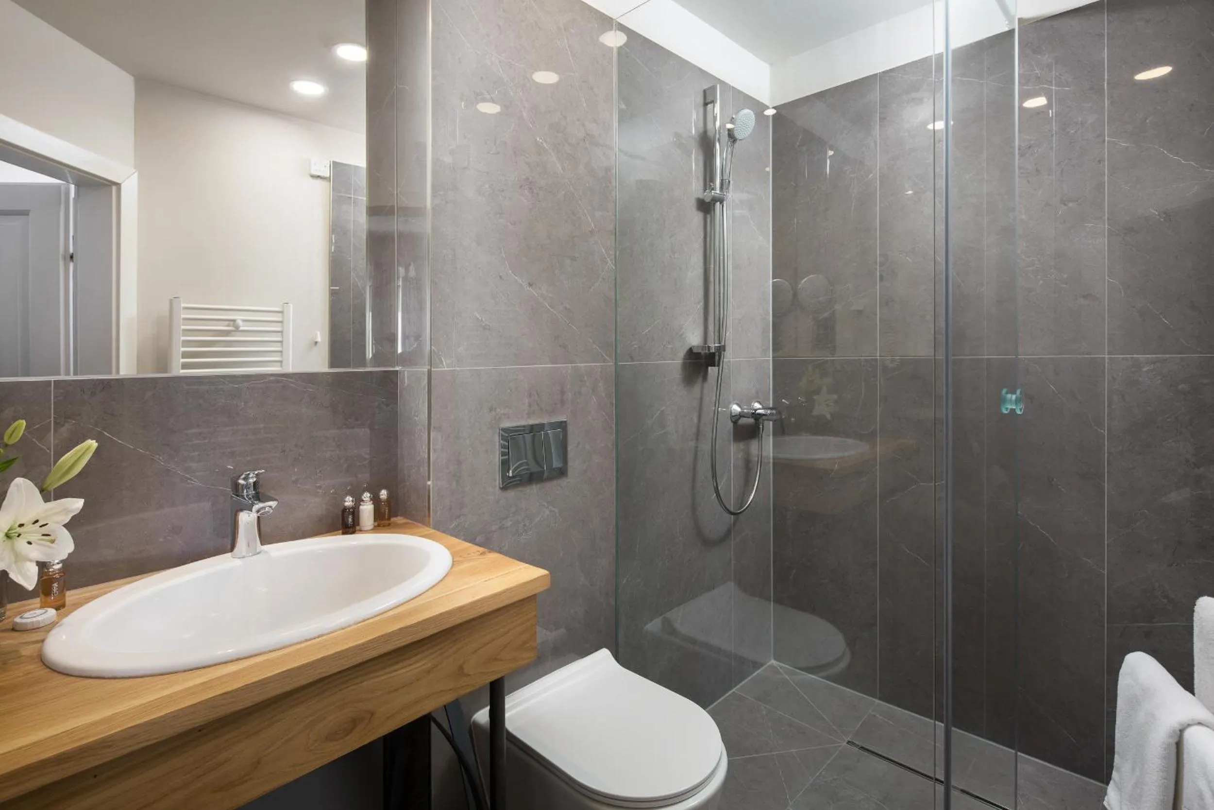 Shower in Hotel Angelo d'Oro