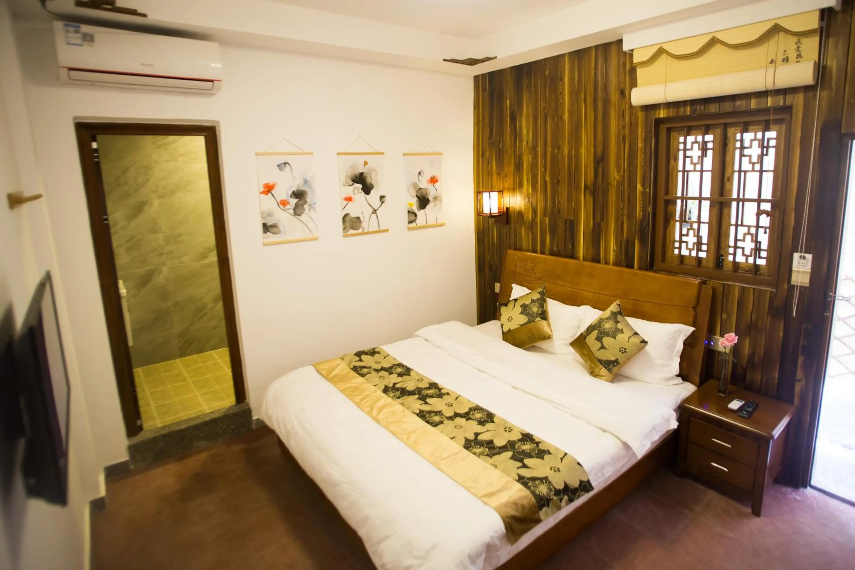 Photo of the whole room, Bed in Chaozhou Hello Inn