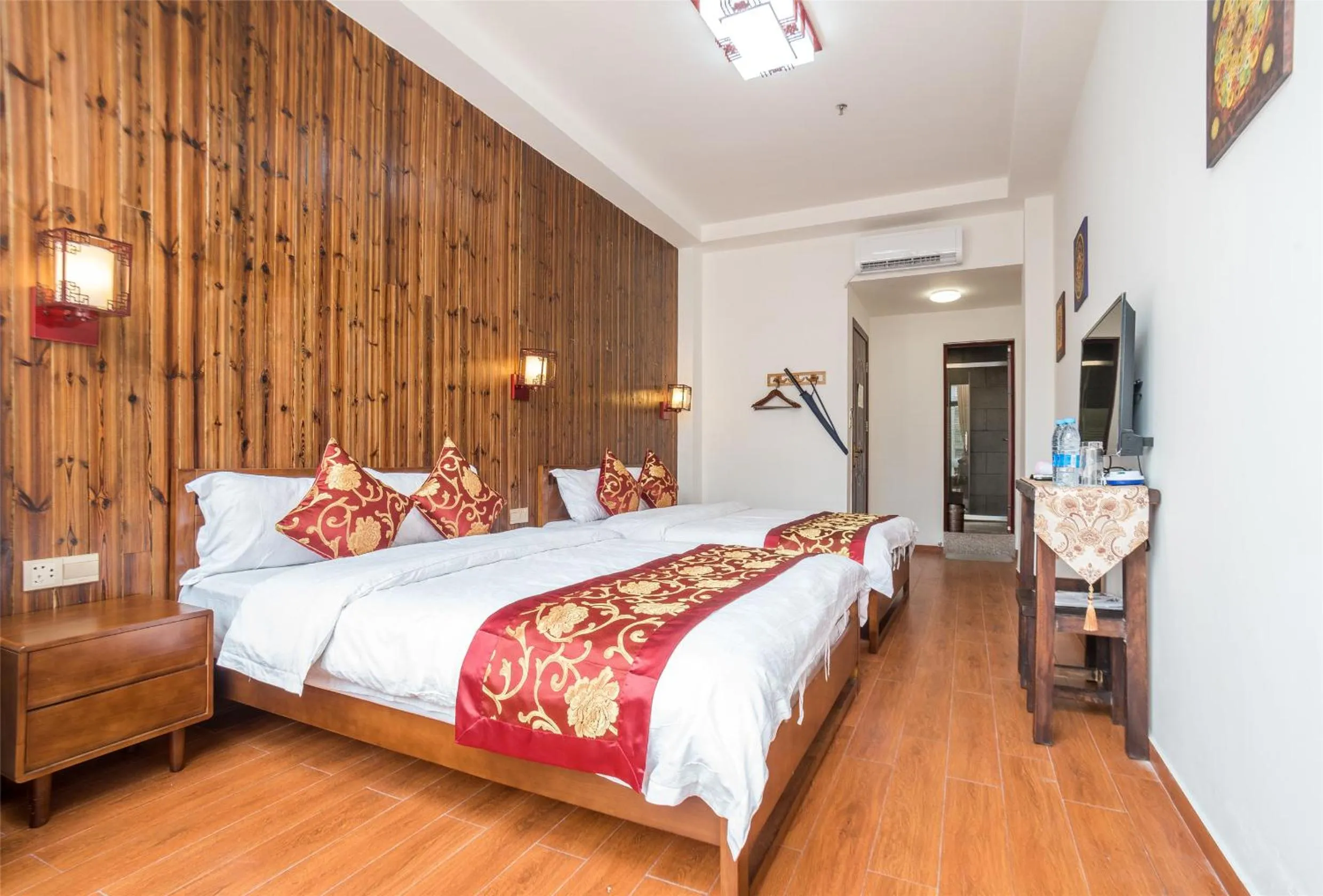 Photo of the whole room, Bed in Chaozhou Hello Inn