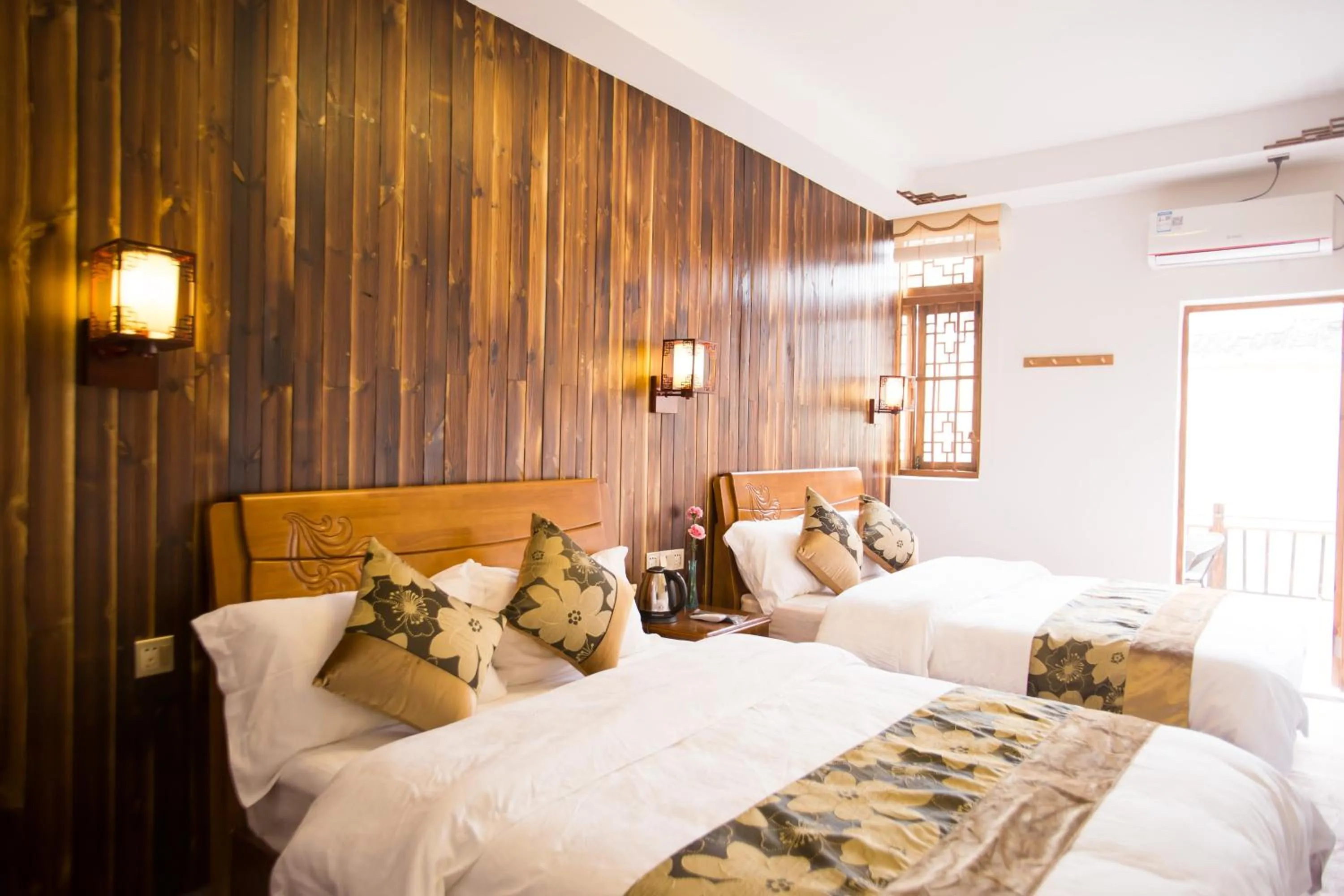 Photo of the whole room, Bed in Chaozhou Hello Inn