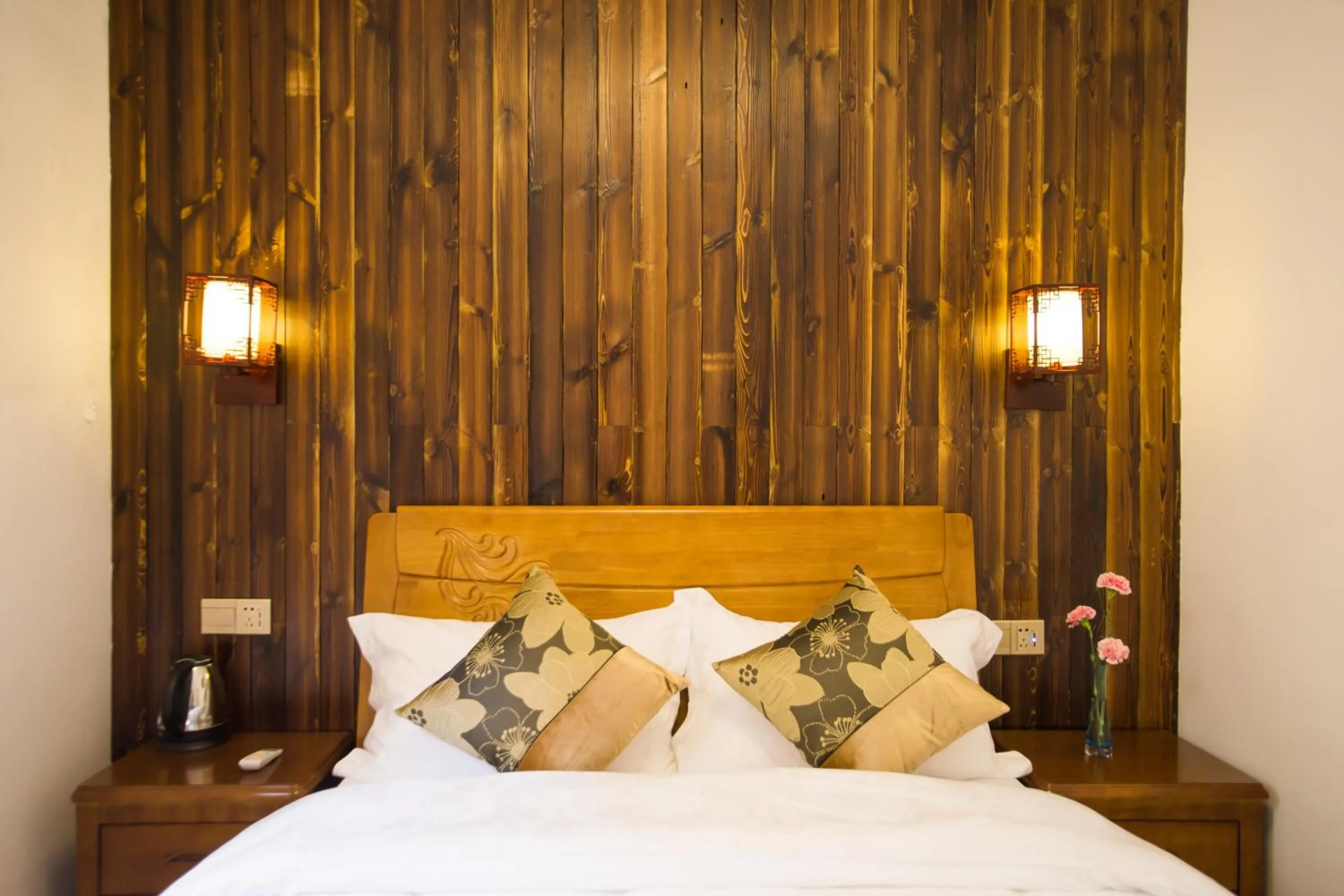 Decorative detail, Bed in Chaozhou Hello Inn