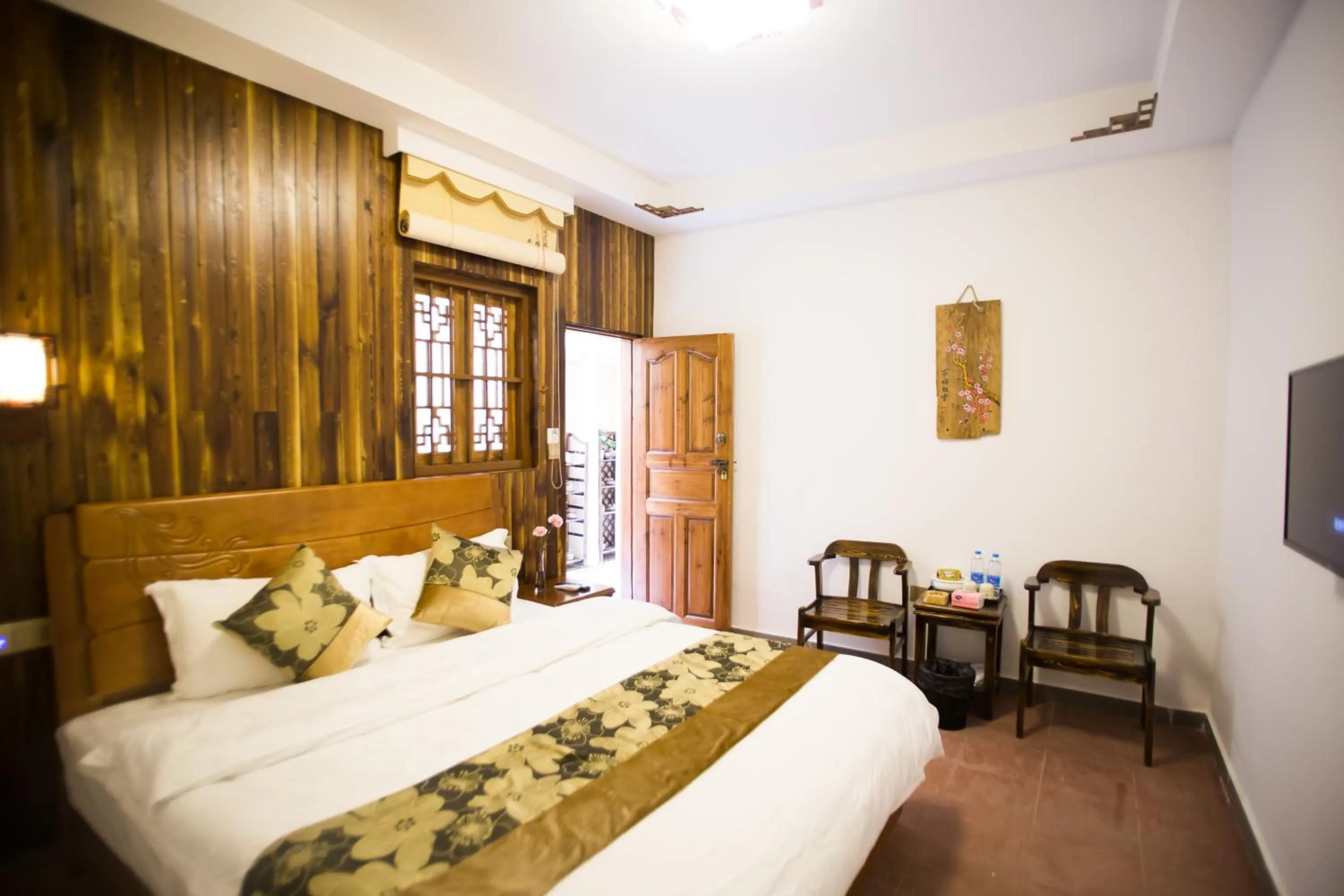 Photo of the whole room, Bed in Chaozhou Hello Inn