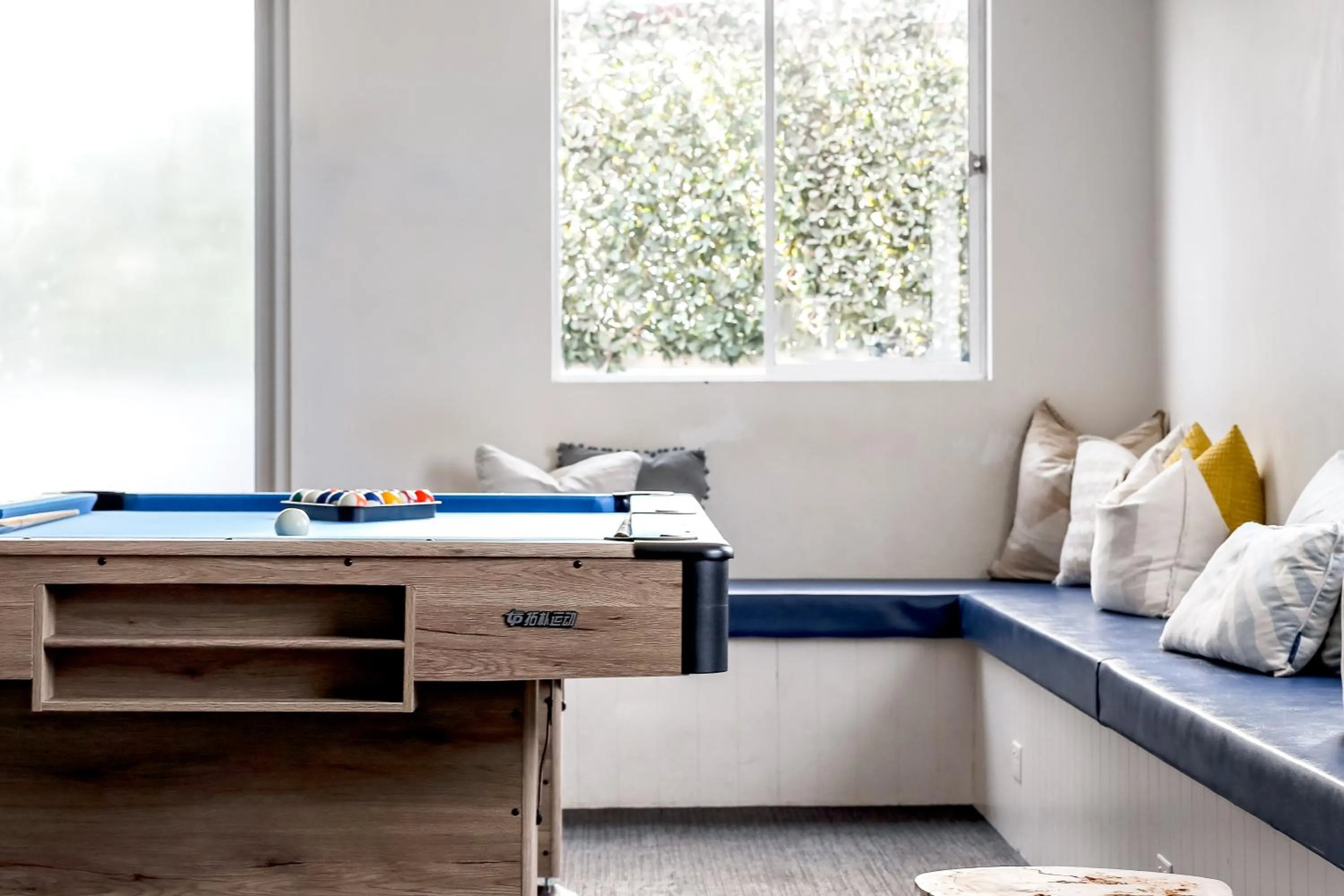 Living room, Bed in Wake Up! Bondi Beach