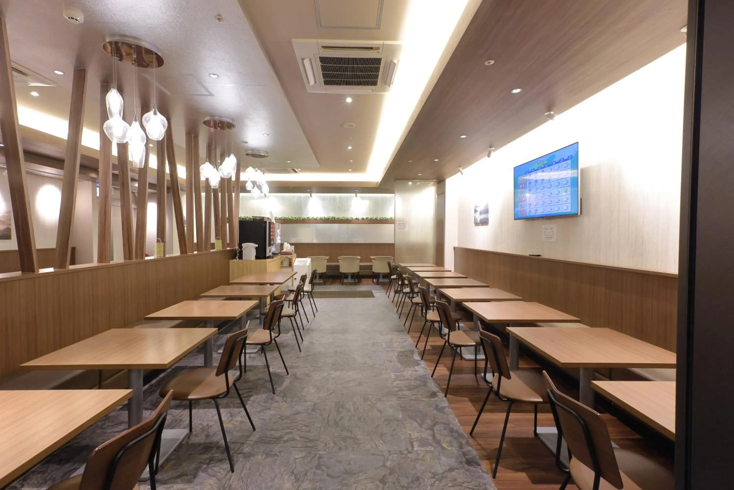 Restaurant/places to eat in Shinsaibashi Grand Hotel Osaka