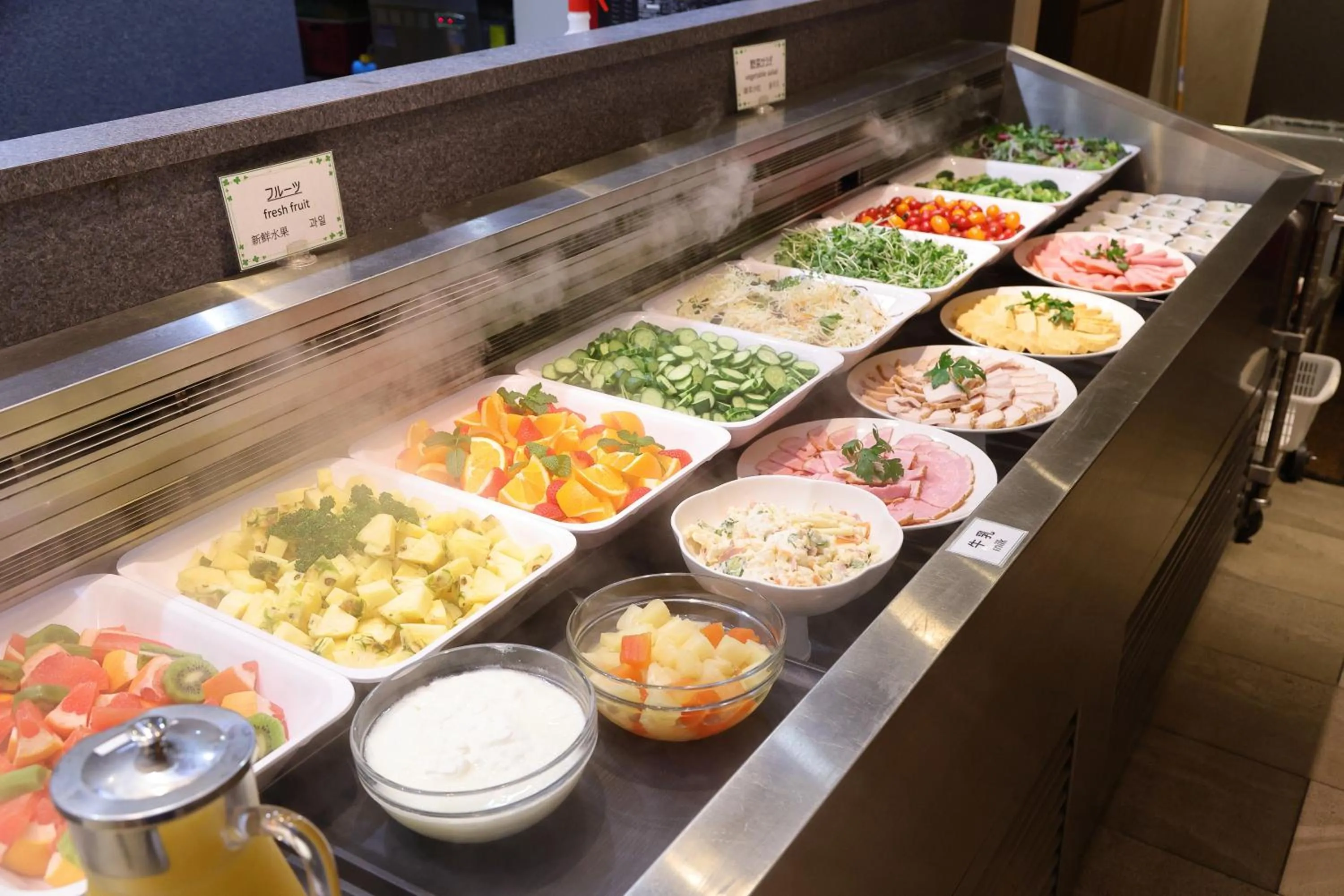 Restaurant/places to eat in Shinsaibashi Grand Hotel Osaka