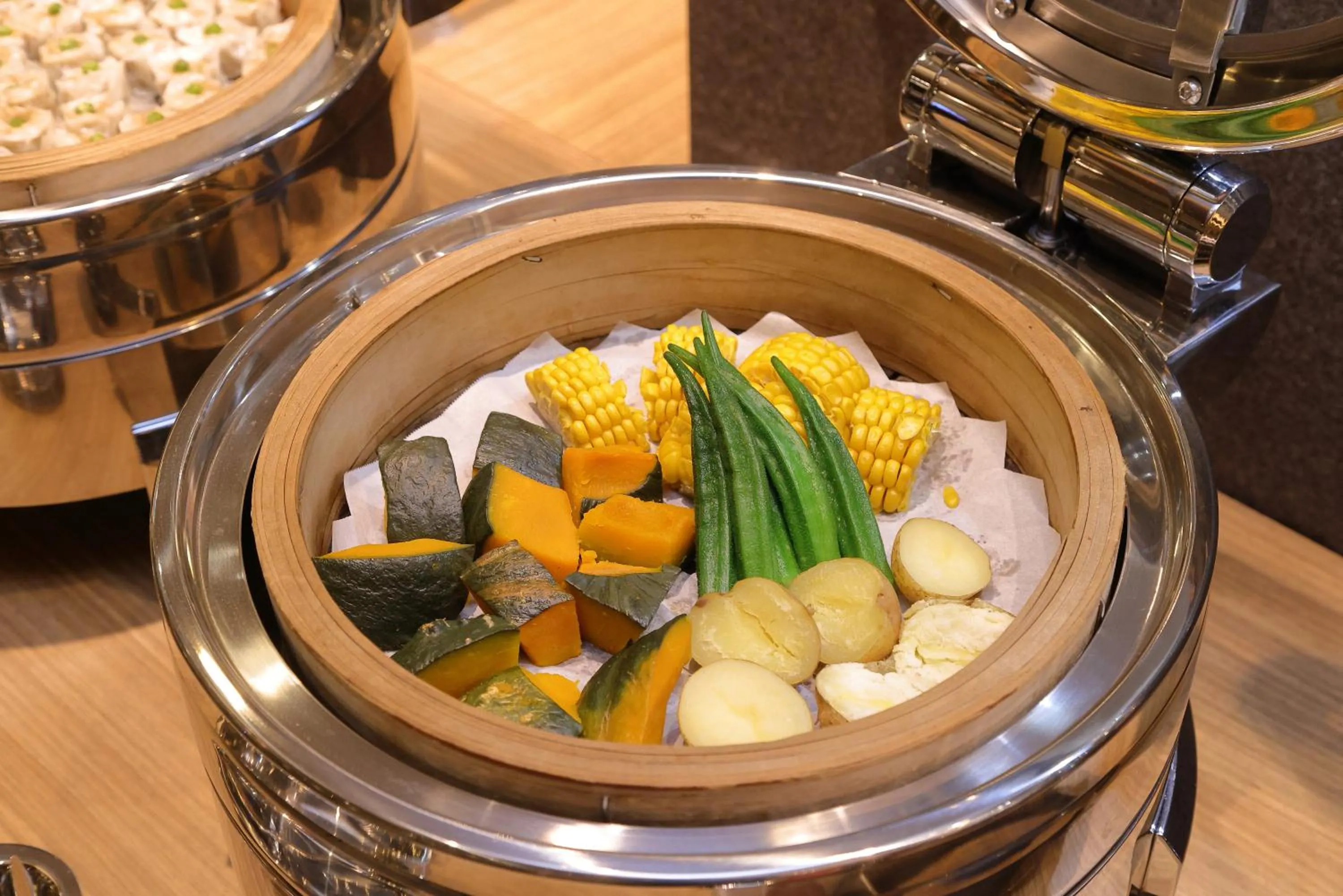 Restaurant/places to eat in Shinsaibashi Grand Hotel Osaka