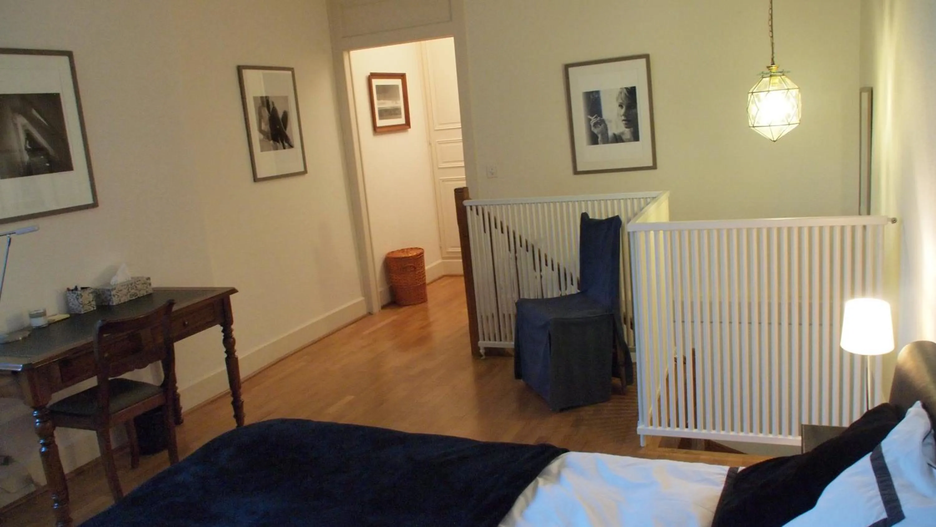 Bedroom, Bed in Charming Geneva