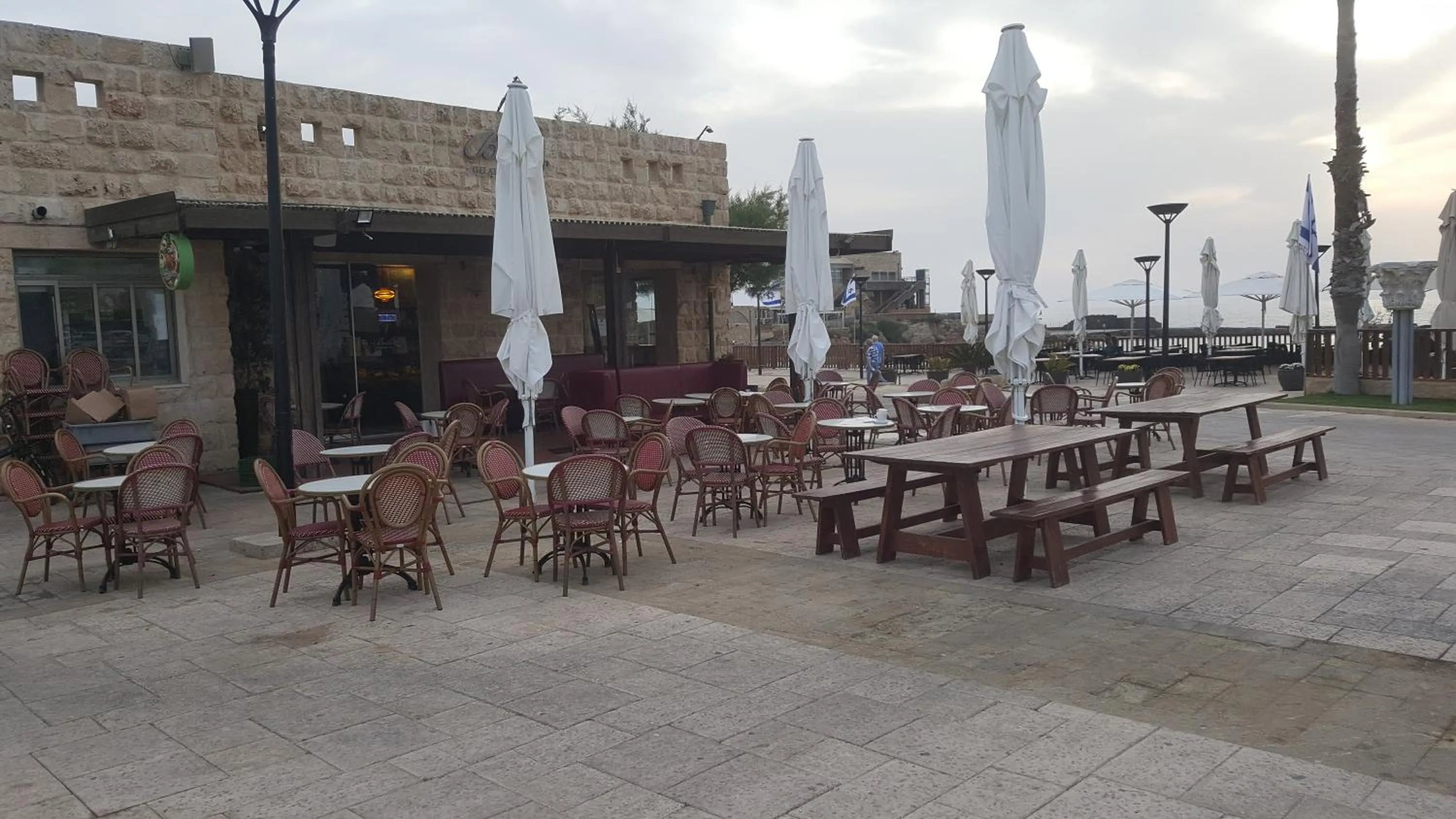 Restaurant/places to eat in Neot Golf, Ziv's Place