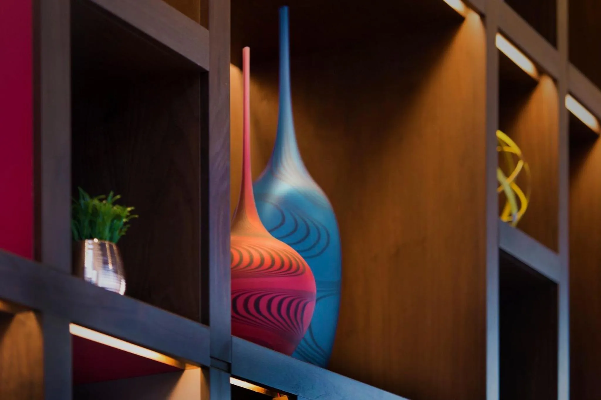 Lobby or reception in Holiday Inn Hotel & Suites - Montreal Centre-ville Ouest by IHG