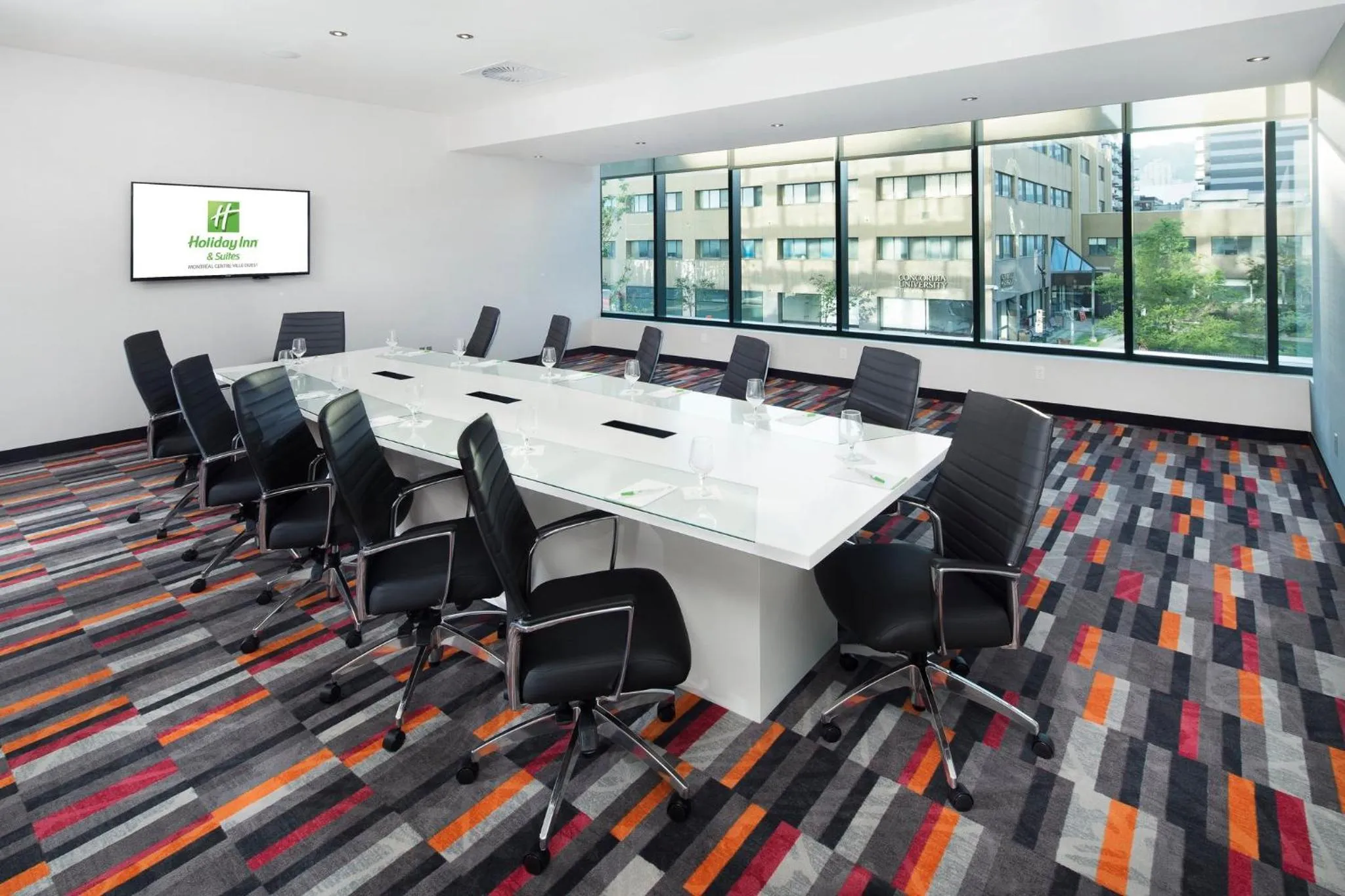 Meeting/conference room in Holiday Inn Hotel & Suites - Montreal Centre-ville Ouest by IHG