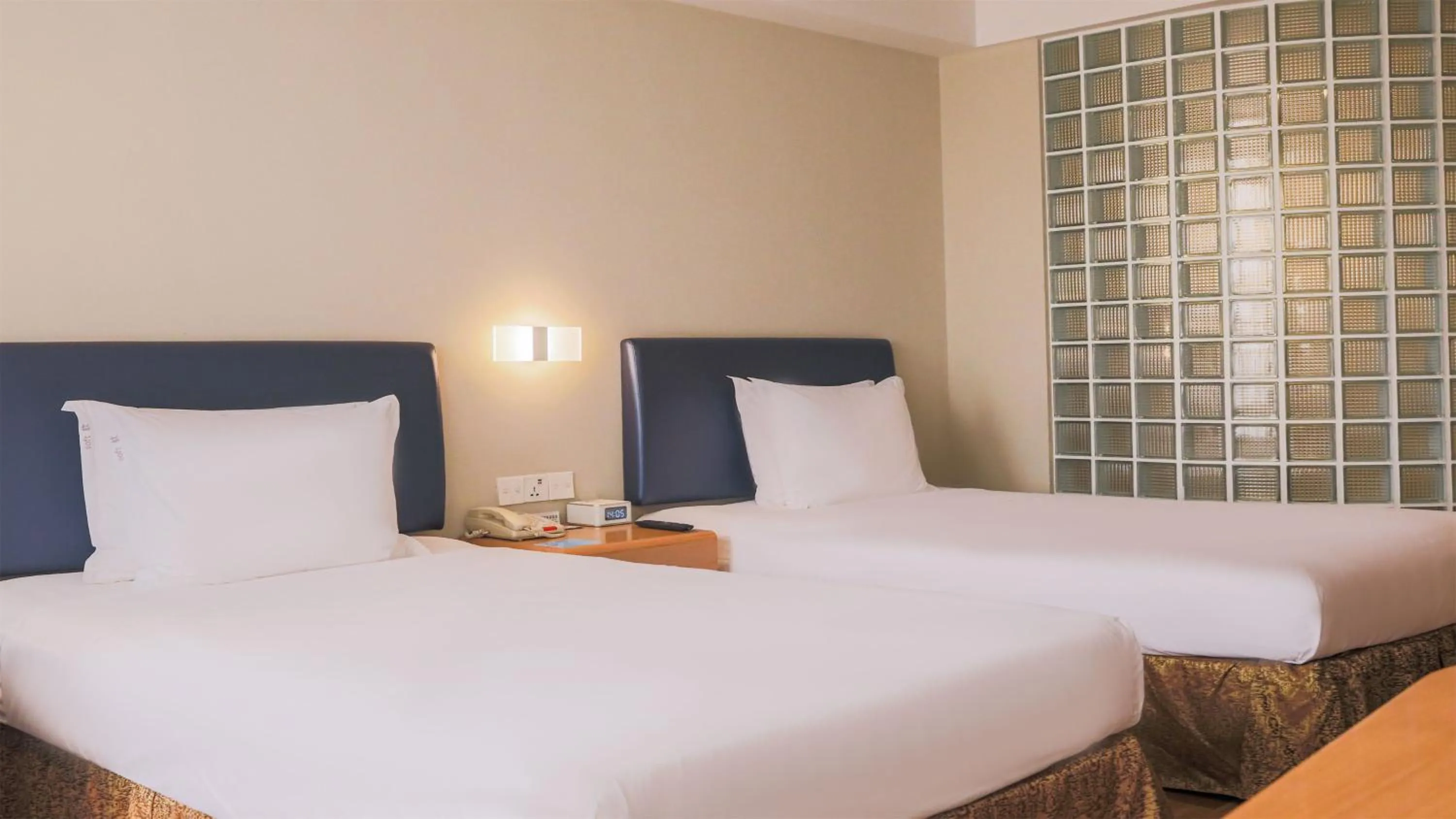 Photo of the whole room in Holiday Inn Express Zhangjiakou Park View, an IHG Hotel