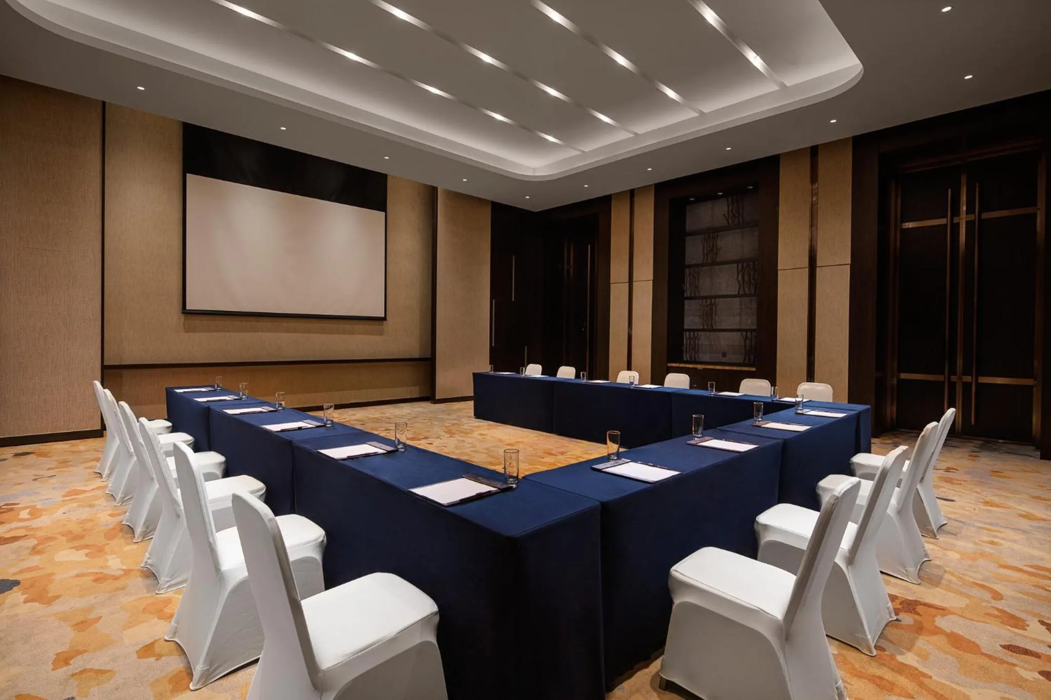 Meeting/conference room in Crowne Plaza Resort Changbaishan Hot Spring by IHG
