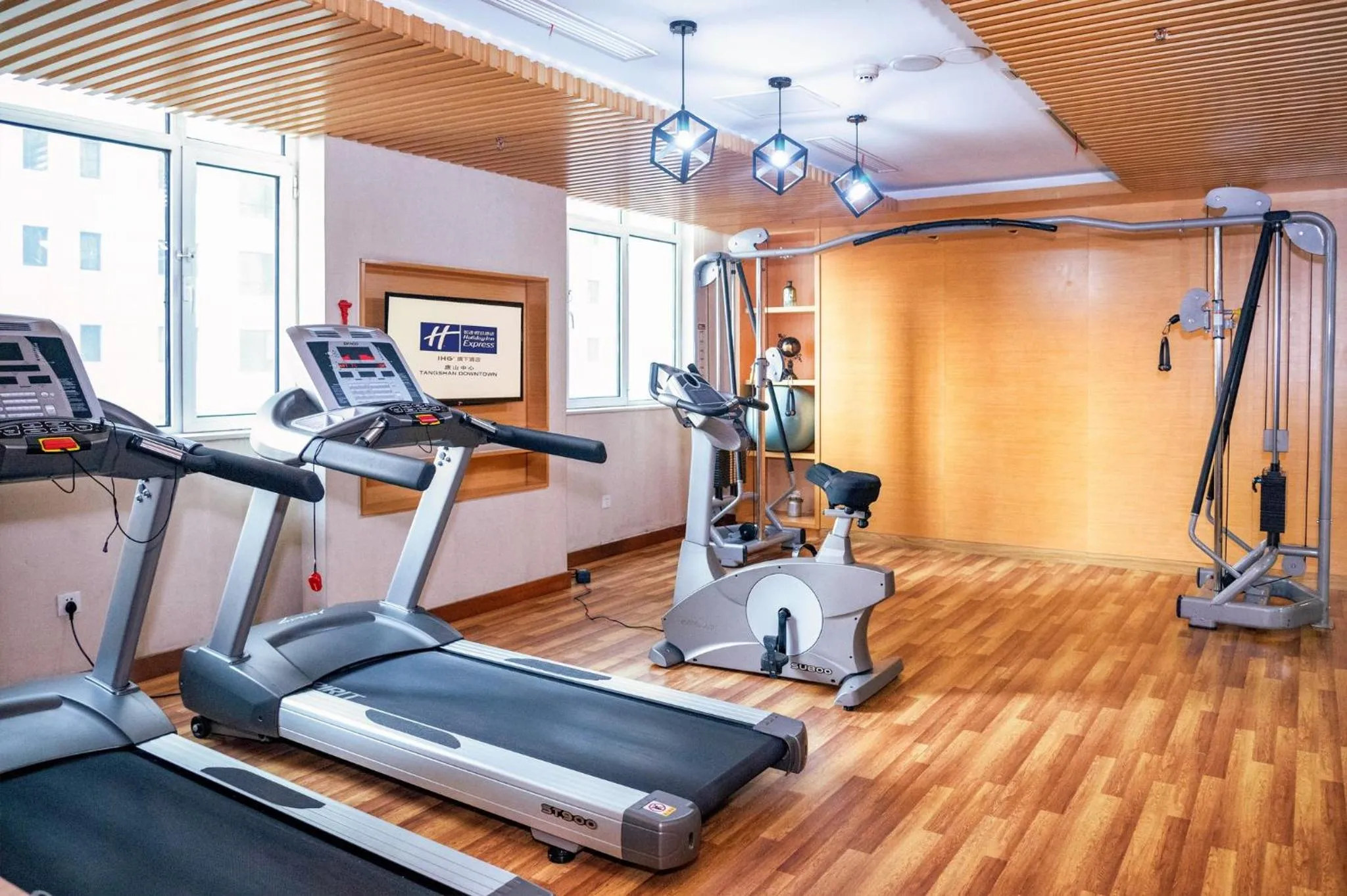 Fitness centre/facilities in Holiday Inn Express Tangshan Downtown by IHG