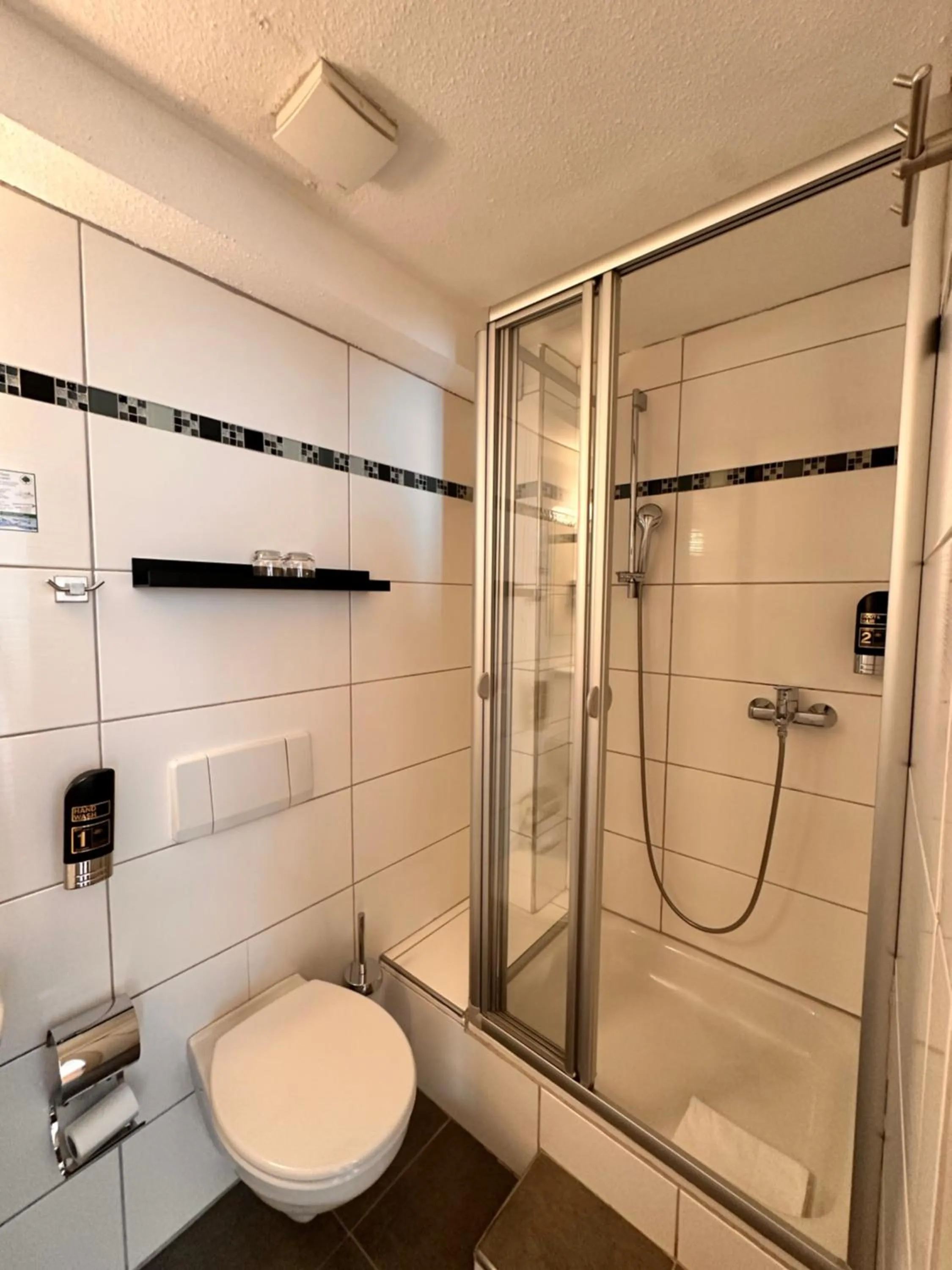 Shower in Gasthof Engel