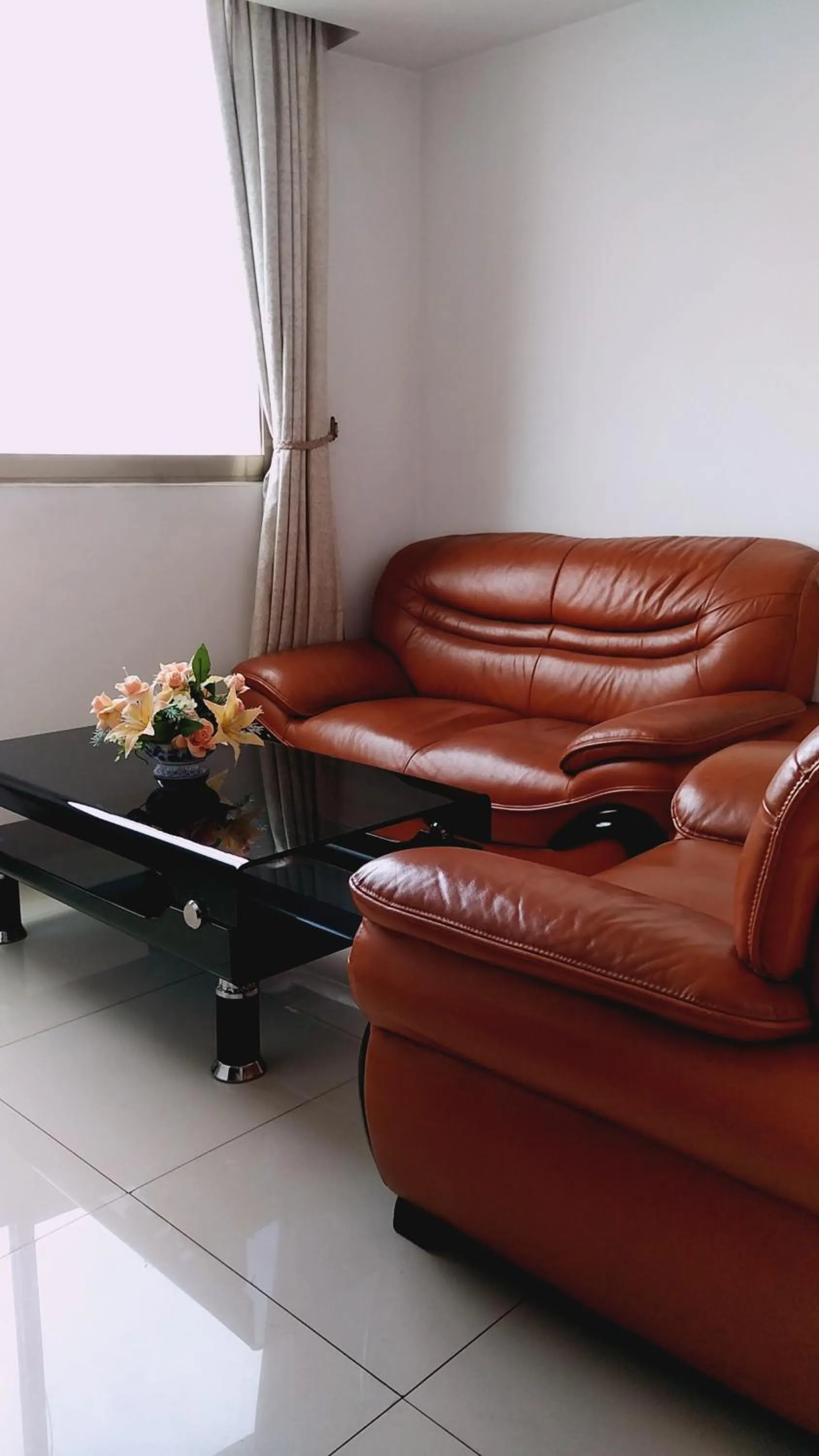 Living room in Evergreen Hotel