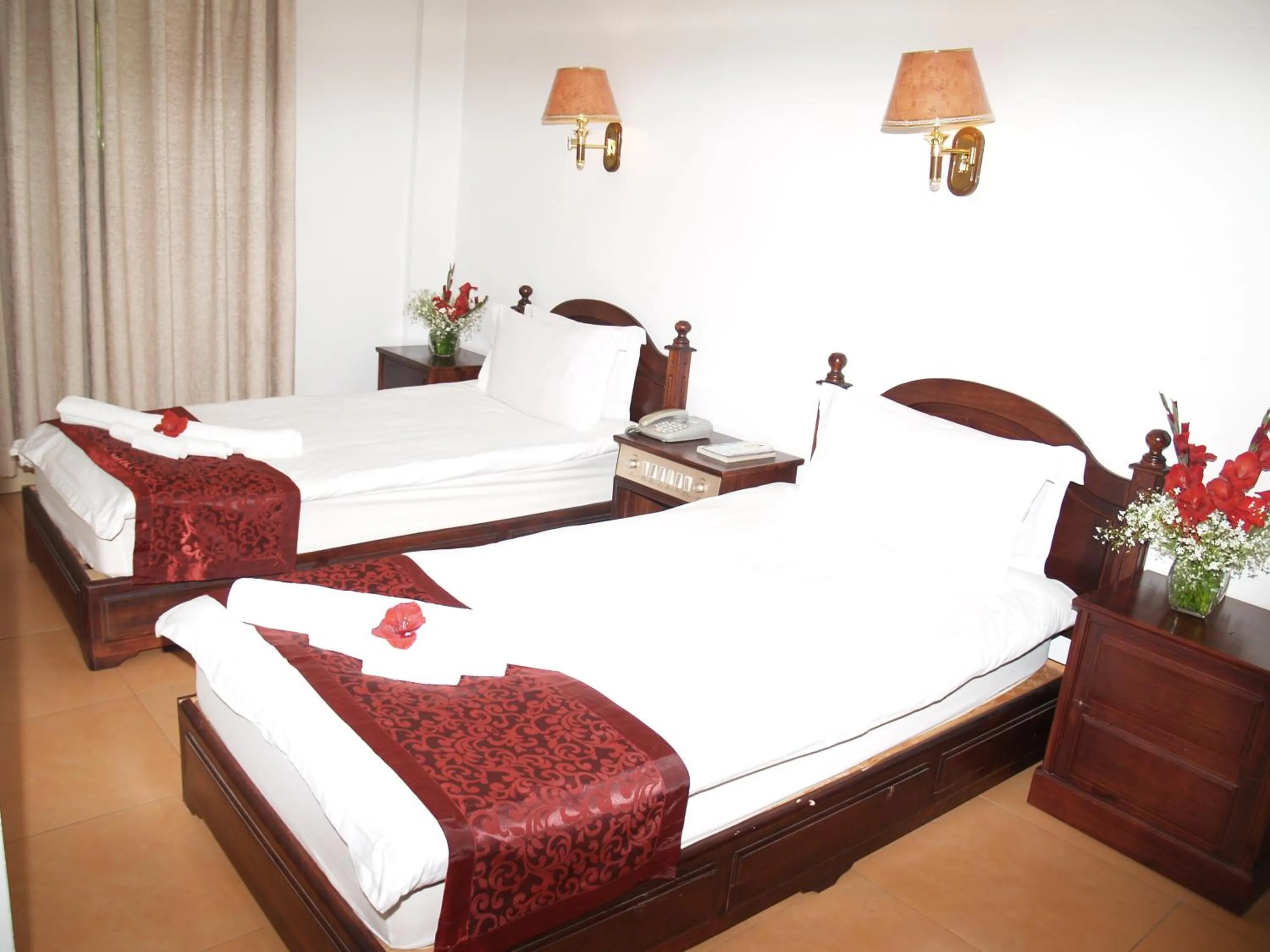 Bed in Evergreen Hotel