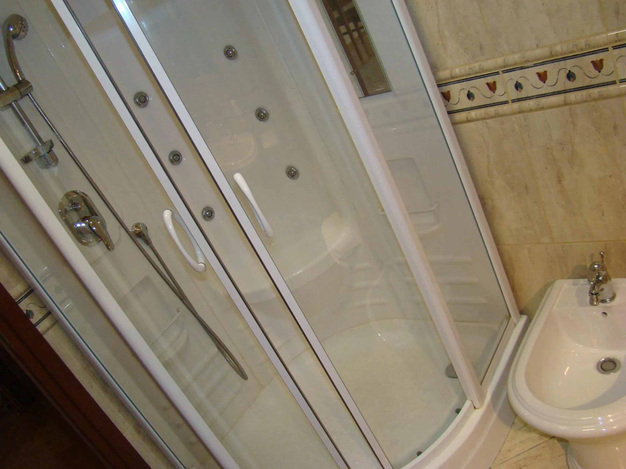 Shower in Hotel Vila Ariston