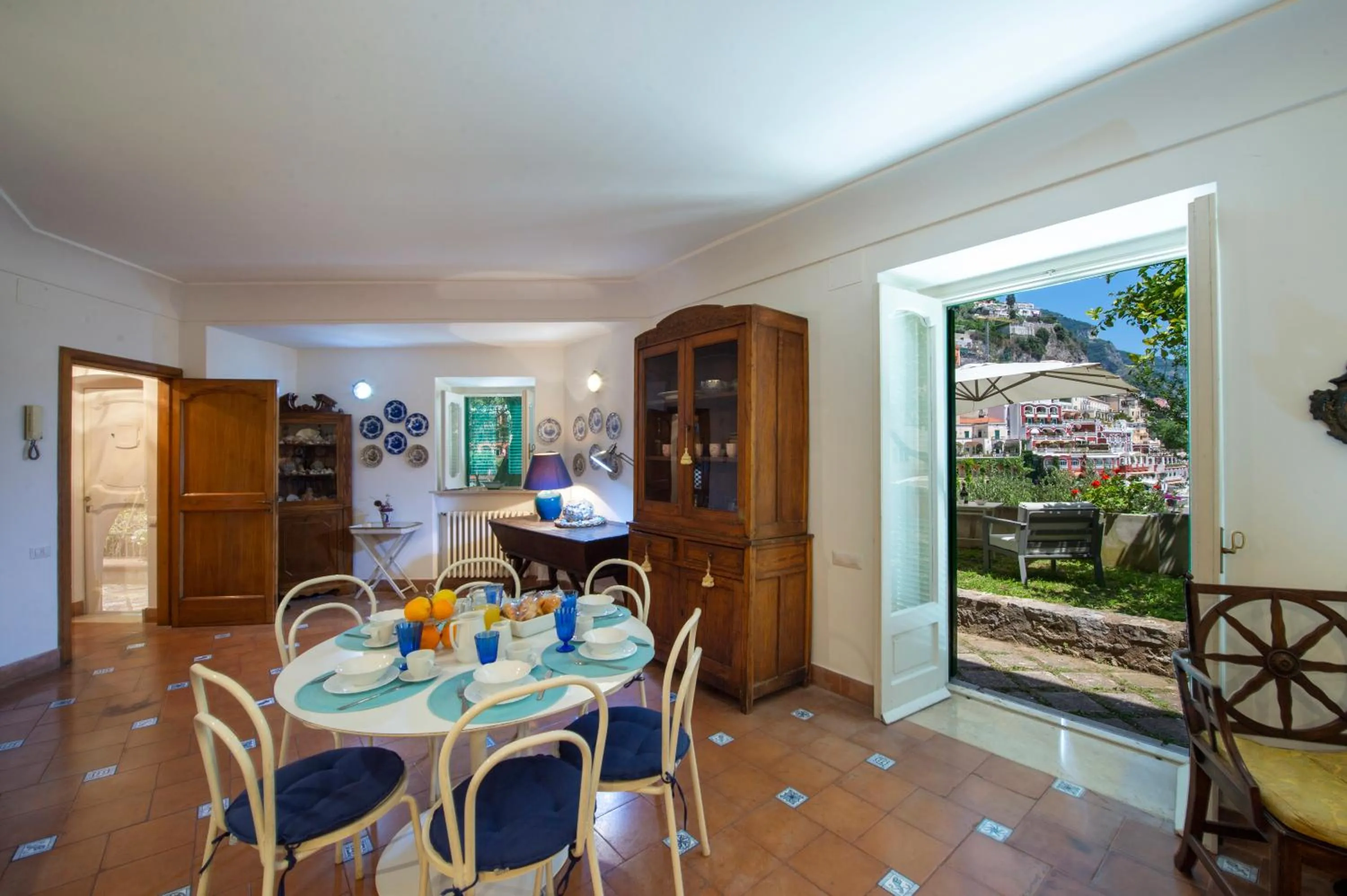 Dining area in Villa Deli, In Positano, Sea View, Ac
