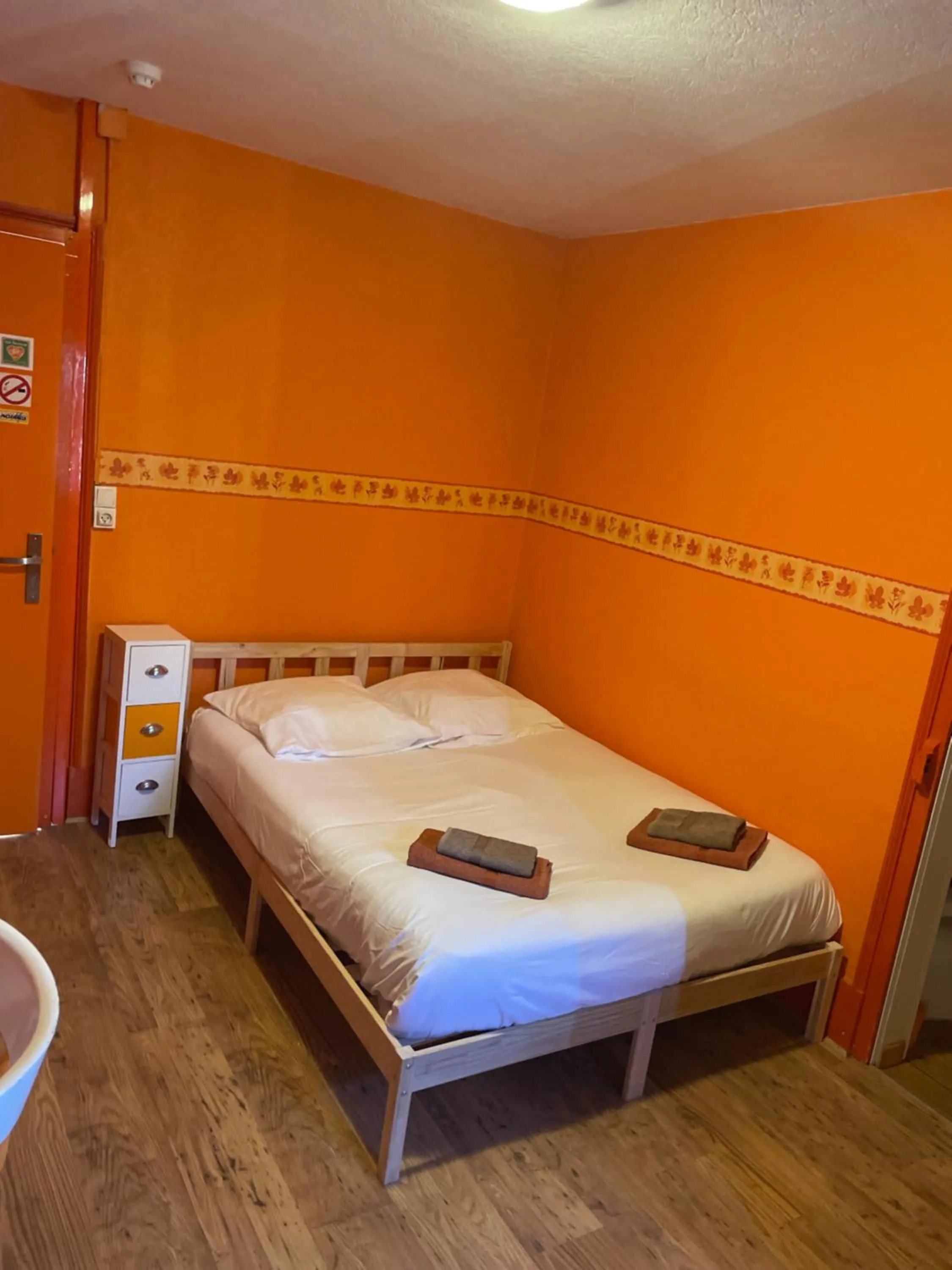 Bed in L'Hôtel du Mouton blanc