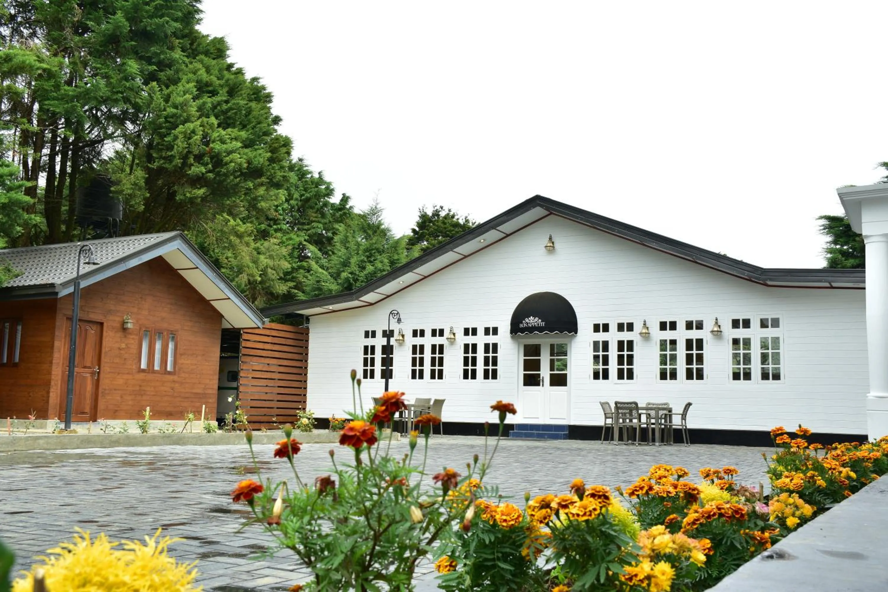 Restaurant/places to eat in Mirage Kings Cottage