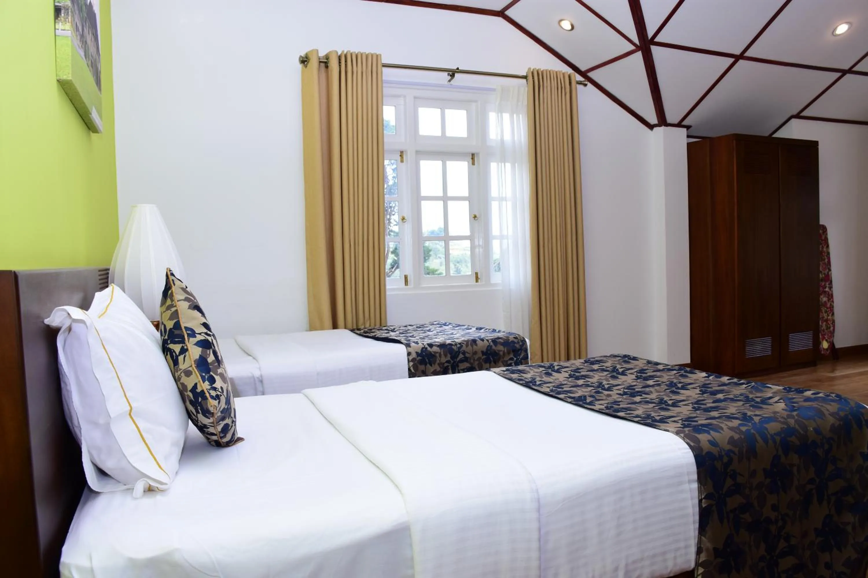 Bed in Mirage Kings Cottage